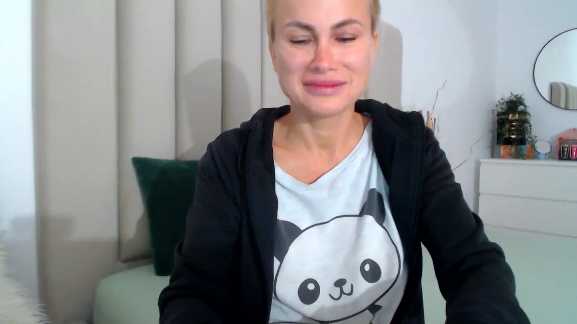 Gallery image thumbnail from Hrystina_'s myfreecams stream on, 11/16/2024, 16:18 image 14 of 20