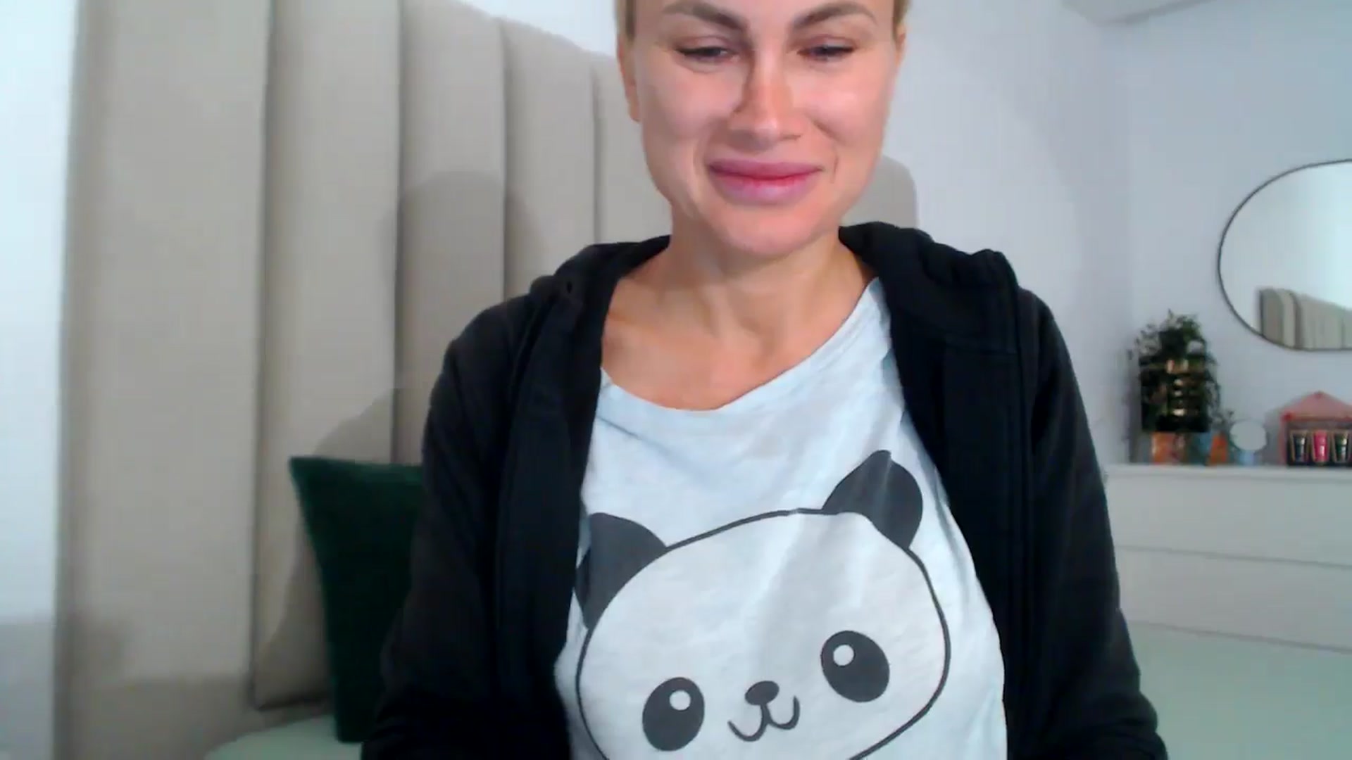 Gallery image thumbnail from Hrystina_'s myfreecams stream on, 11/16/2024, 16:18 image 8 of 20