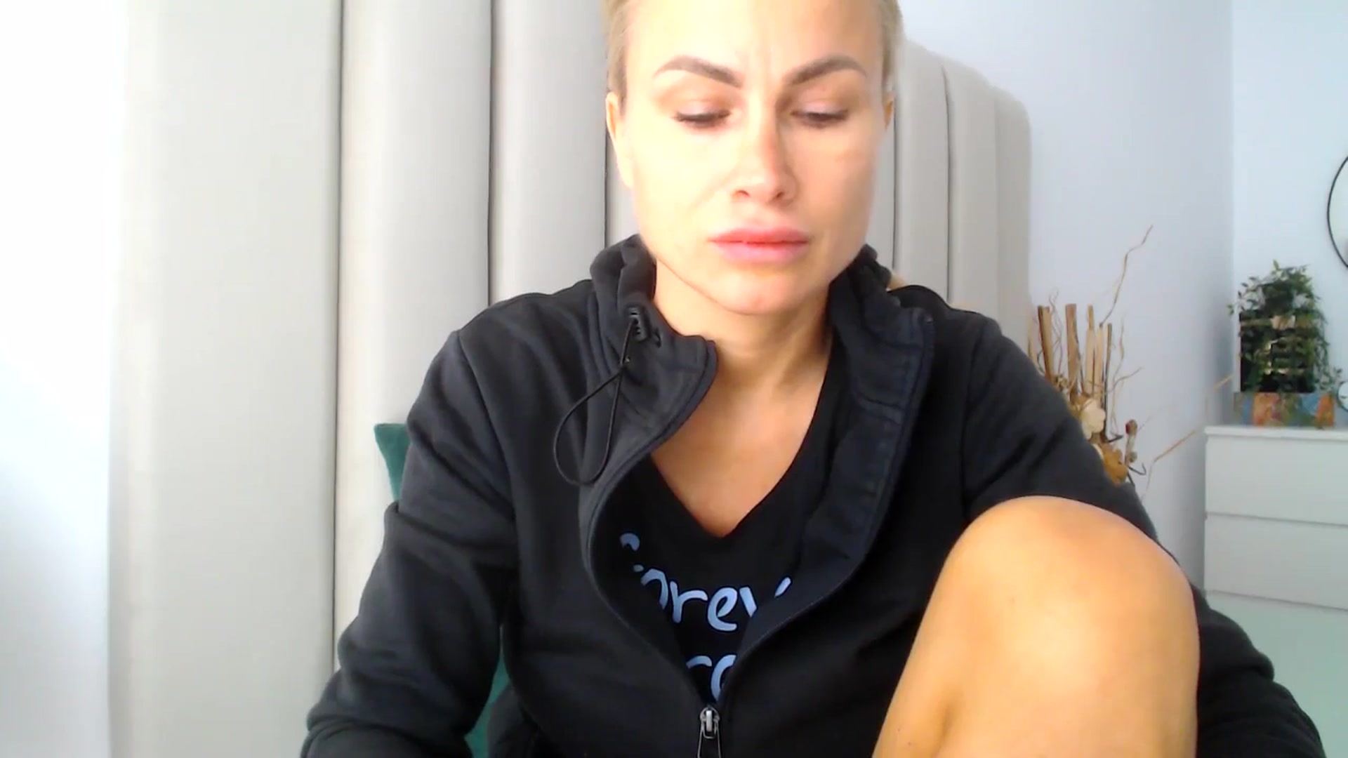 Gallery image thumbnail from Hrystina_'s myfreecams stream on, 11/18/2024, 12:29 image 19 of 20