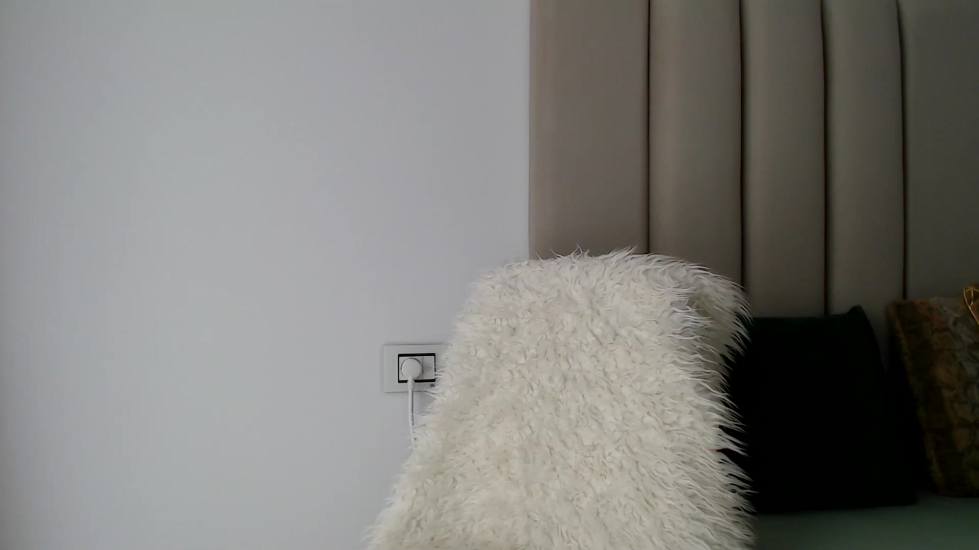 Gallery image thumbnail from Hrystina_'s myfreecams stream on, 11/18/2024, 12:29 image 2 of 20