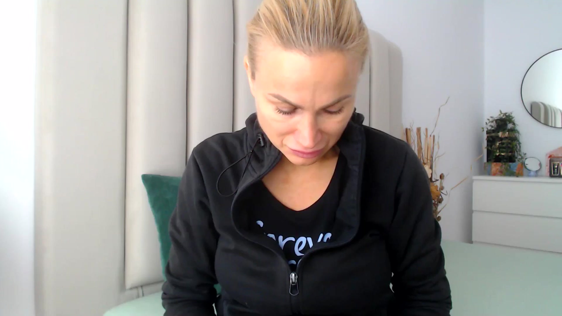 Gallery image thumbnail from Hrystina_'s myfreecams stream on, 11/18/2024, 12:29 image 10 of 20
