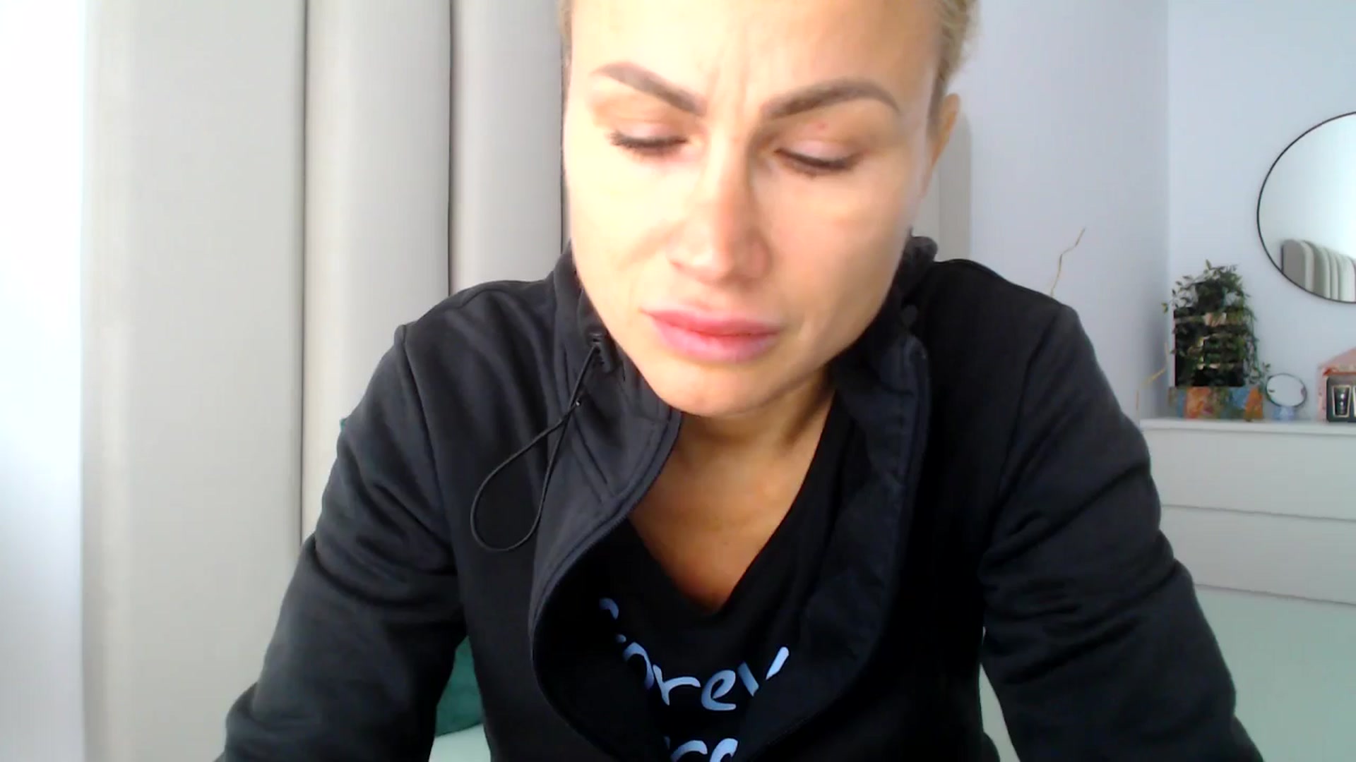 Gallery image thumbnail from Hrystina_'s myfreecams stream on, 11/18/2024, 12:29 image 13 of 20
