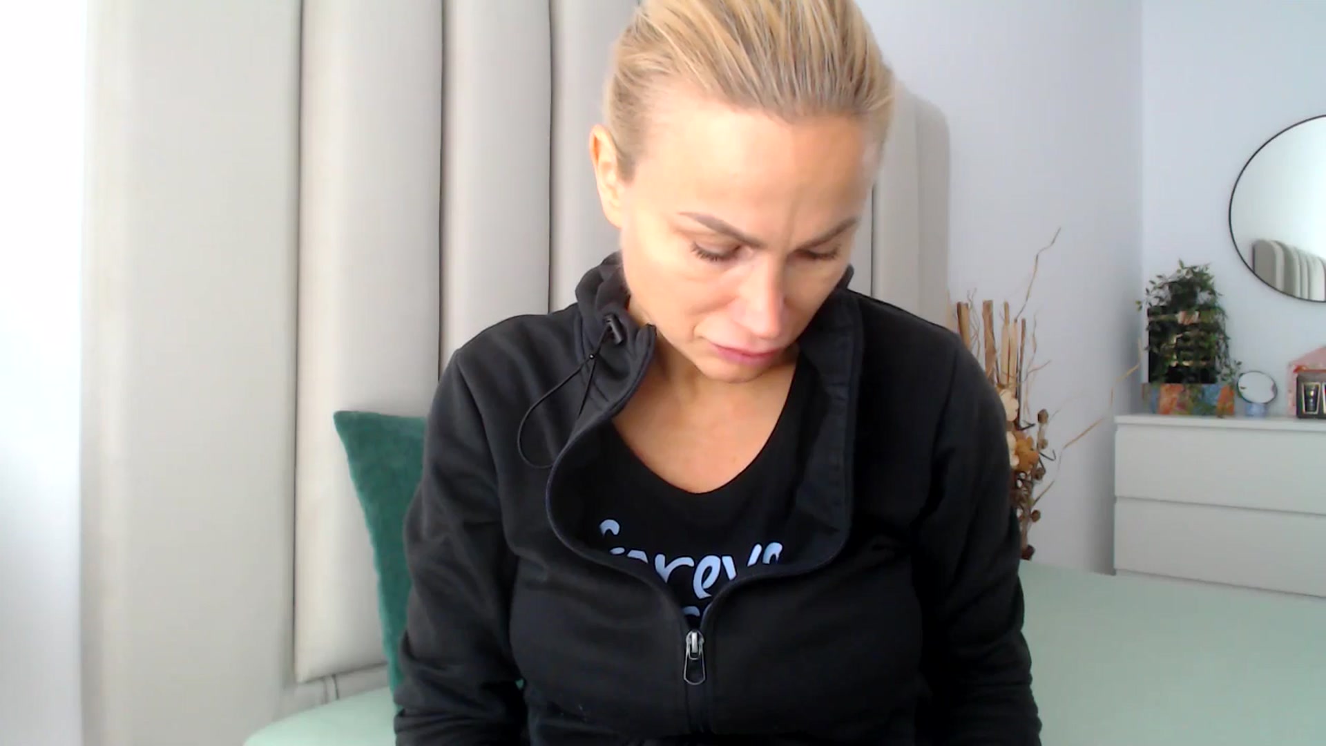 Gallery image thumbnail from Hrystina_'s myfreecams stream on, 11/18/2024, 12:29 image 9 of 20