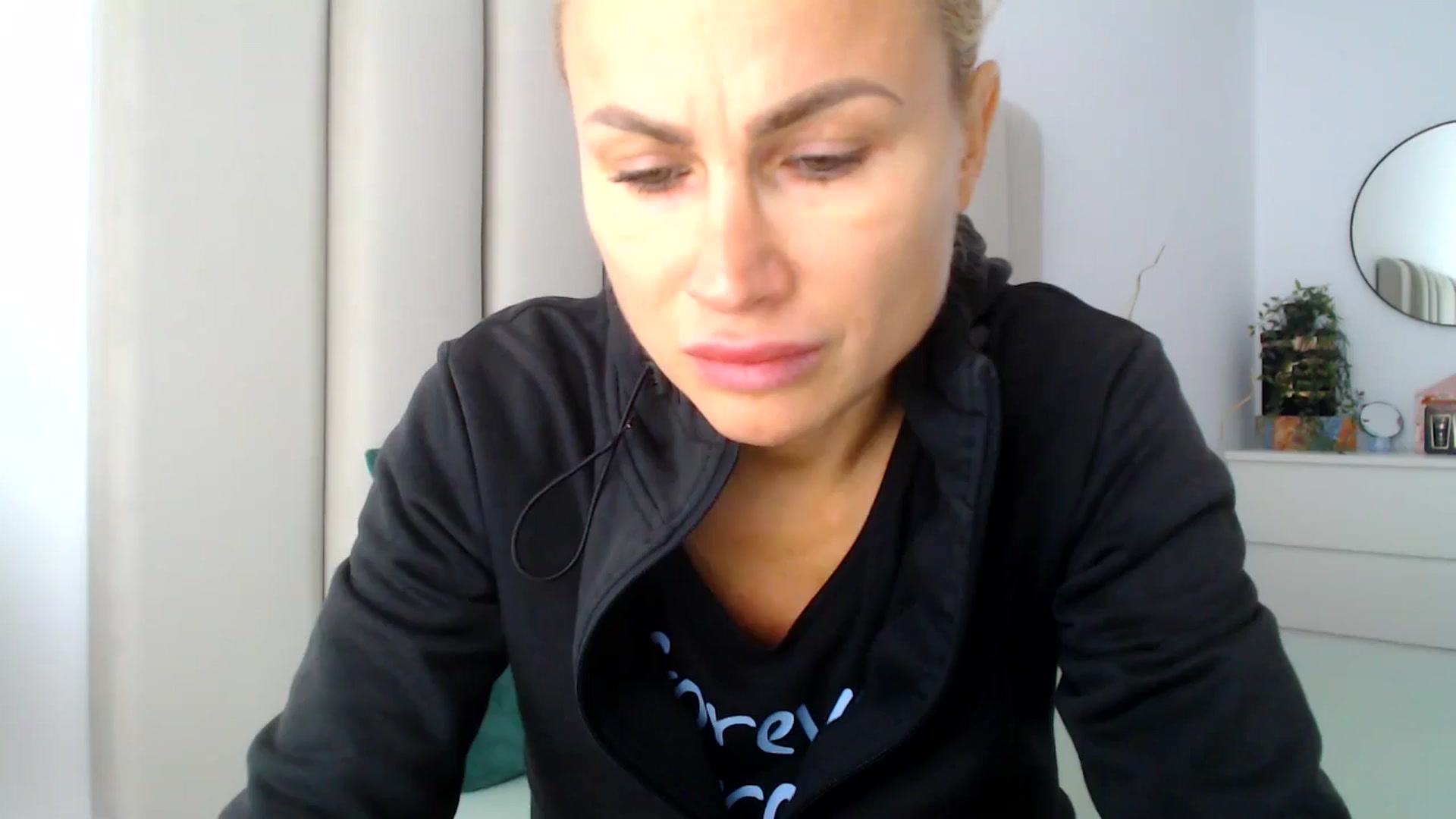 Gallery image thumbnail from Hrystina_'s myfreecams stream on, 11/18/2024, 12:29 image 14 of 20