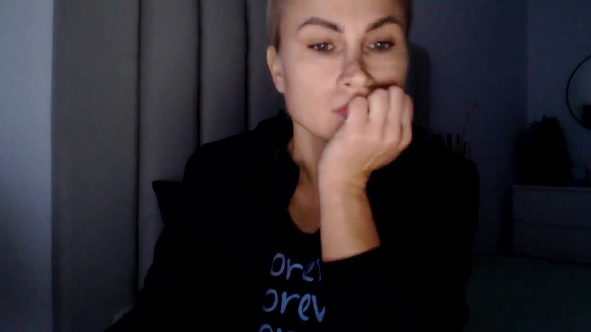 Gallery image thumbnail from Hrystina_'s myfreecams stream on, 11/18/2024, 15:09 image 17 of 20