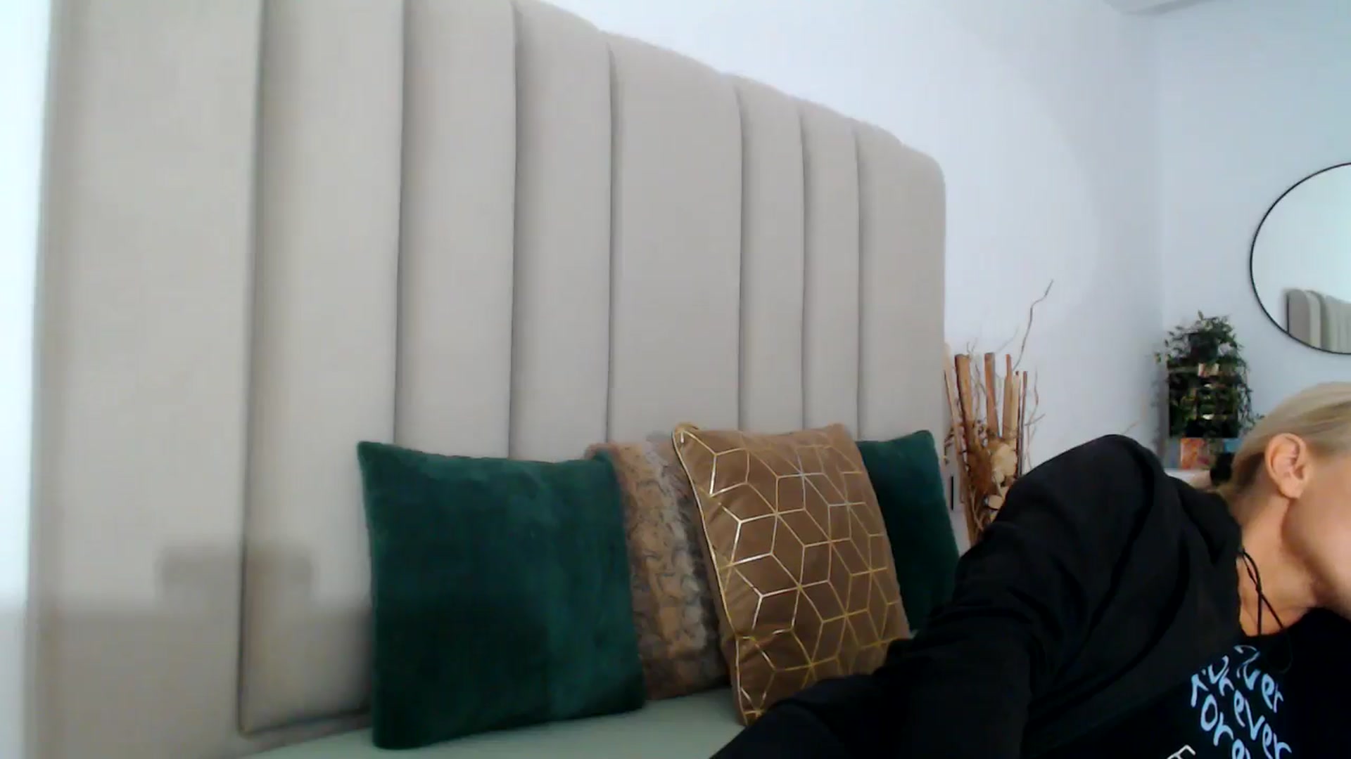 Gallery image thumbnail from Hrystina_'s myfreecams stream on, 11/18/2024, 16:05 image 19 of 20