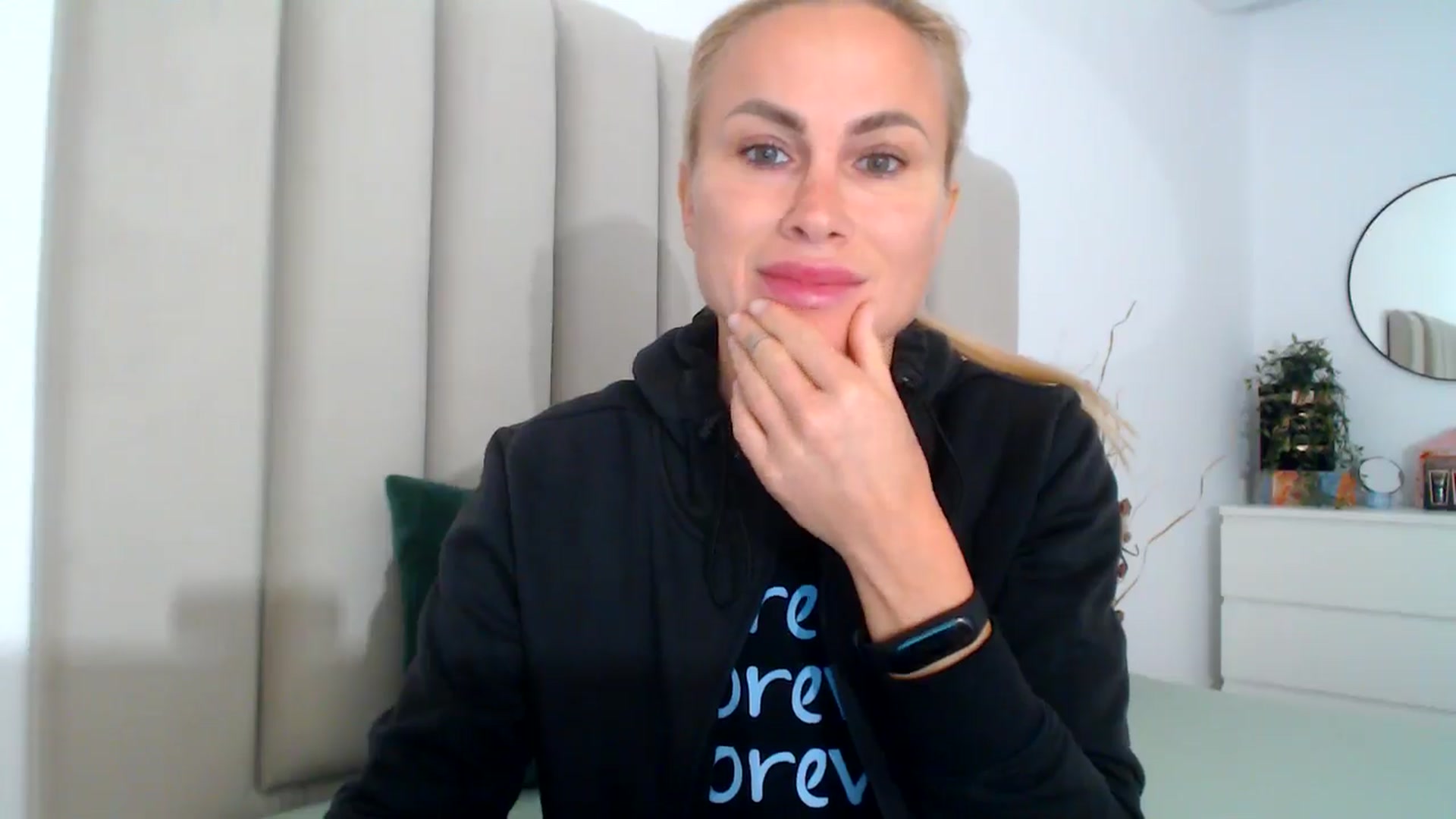 Gallery image thumbnail from Hrystina_'s myfreecams stream on, 11/18/2024, 16:05 image 13 of 20