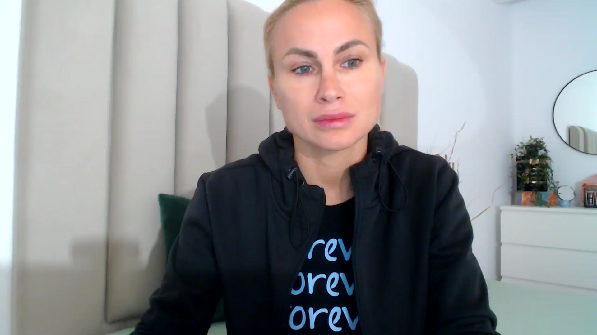 Gallery image thumbnail from Hrystina_'s myfreecams stream on, 11/18/2024, 16:05 image 15 of 20