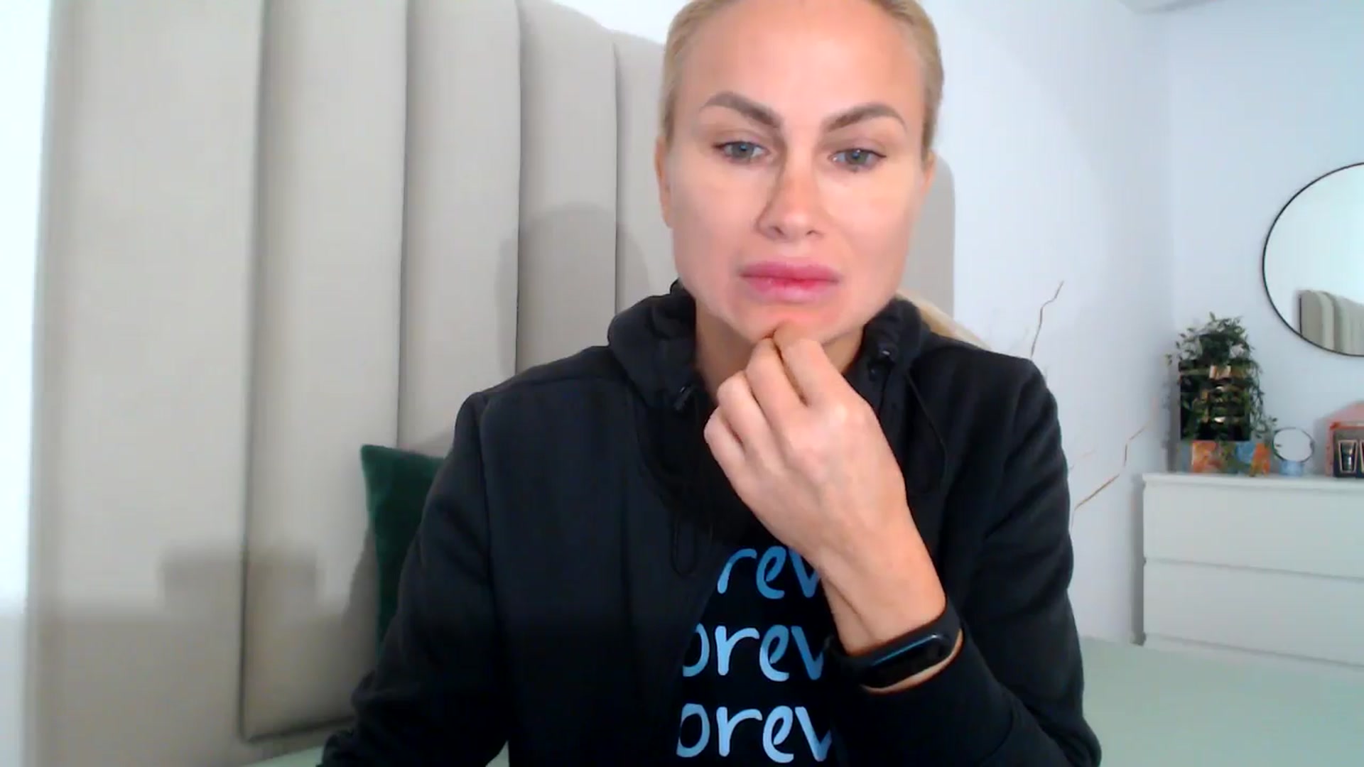 Gallery image thumbnail from Hrystina_'s myfreecams stream on, 11/18/2024, 16:05 image 11 of 20