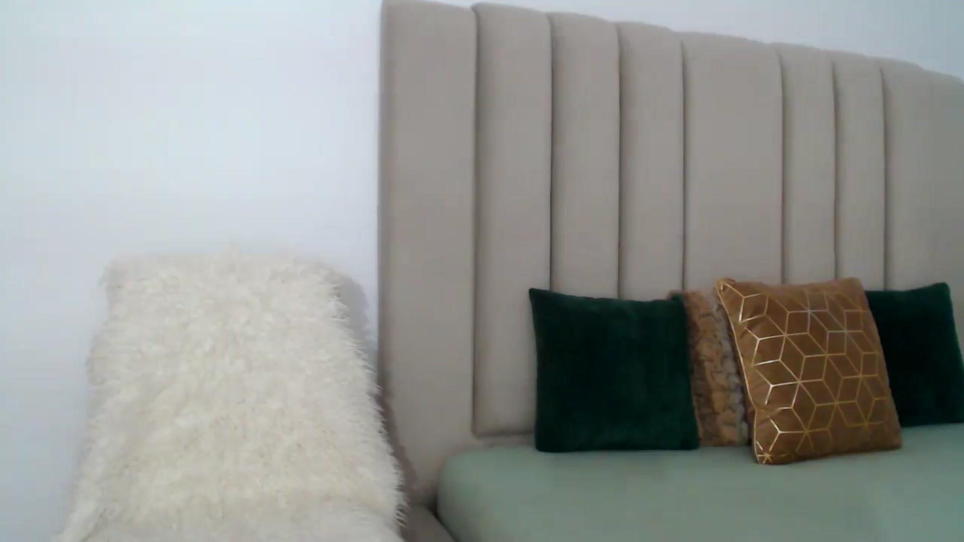 Gallery image thumbnail from Hrystina_'s myfreecams stream on, 11/19/2024, 17:45 image 16 of 20