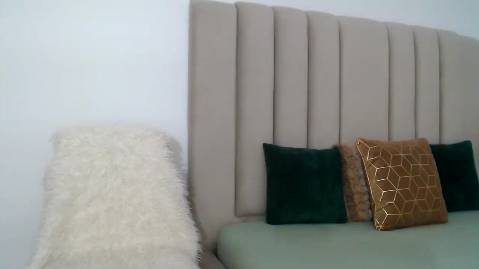 Gallery image thumbnail from Hrystina_'s myfreecams stream on, 11/19/2024, 17:45 image 17 of 20
