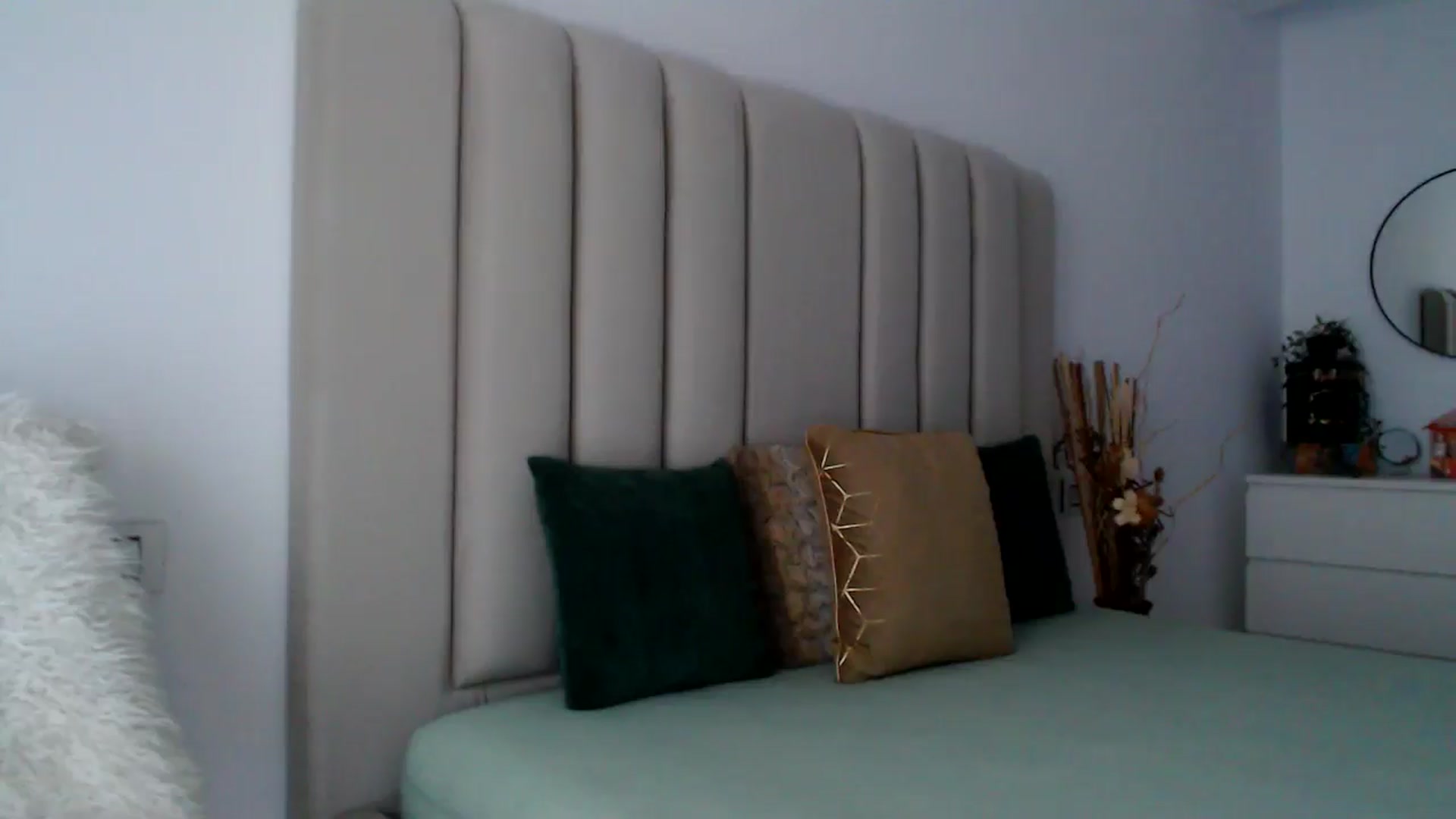 Gallery image thumbnail from Hrystina_'s myfreecams stream on, 11/20/2024, 15:37 image 11 of 20