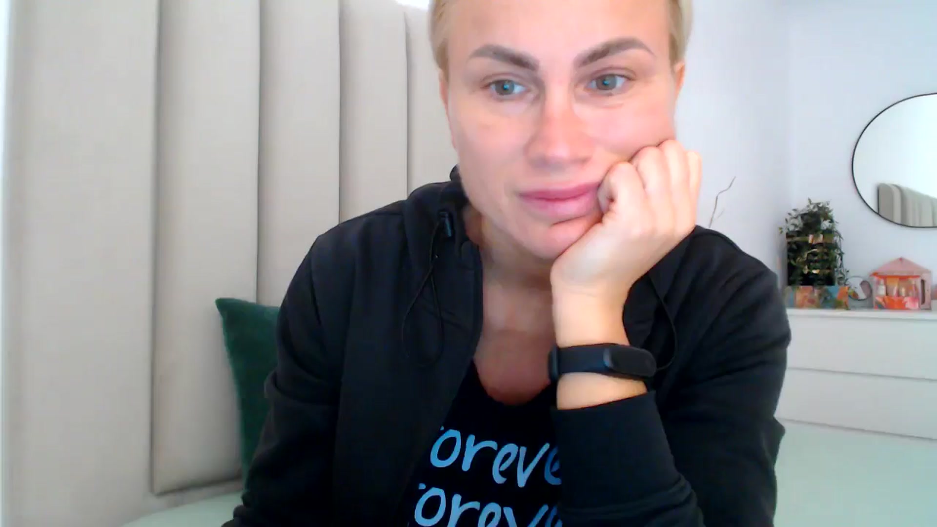 Gallery image thumbnail from Hrystina_'s myfreecams stream on, 11/21/2024, 16:29 image 18 of 20