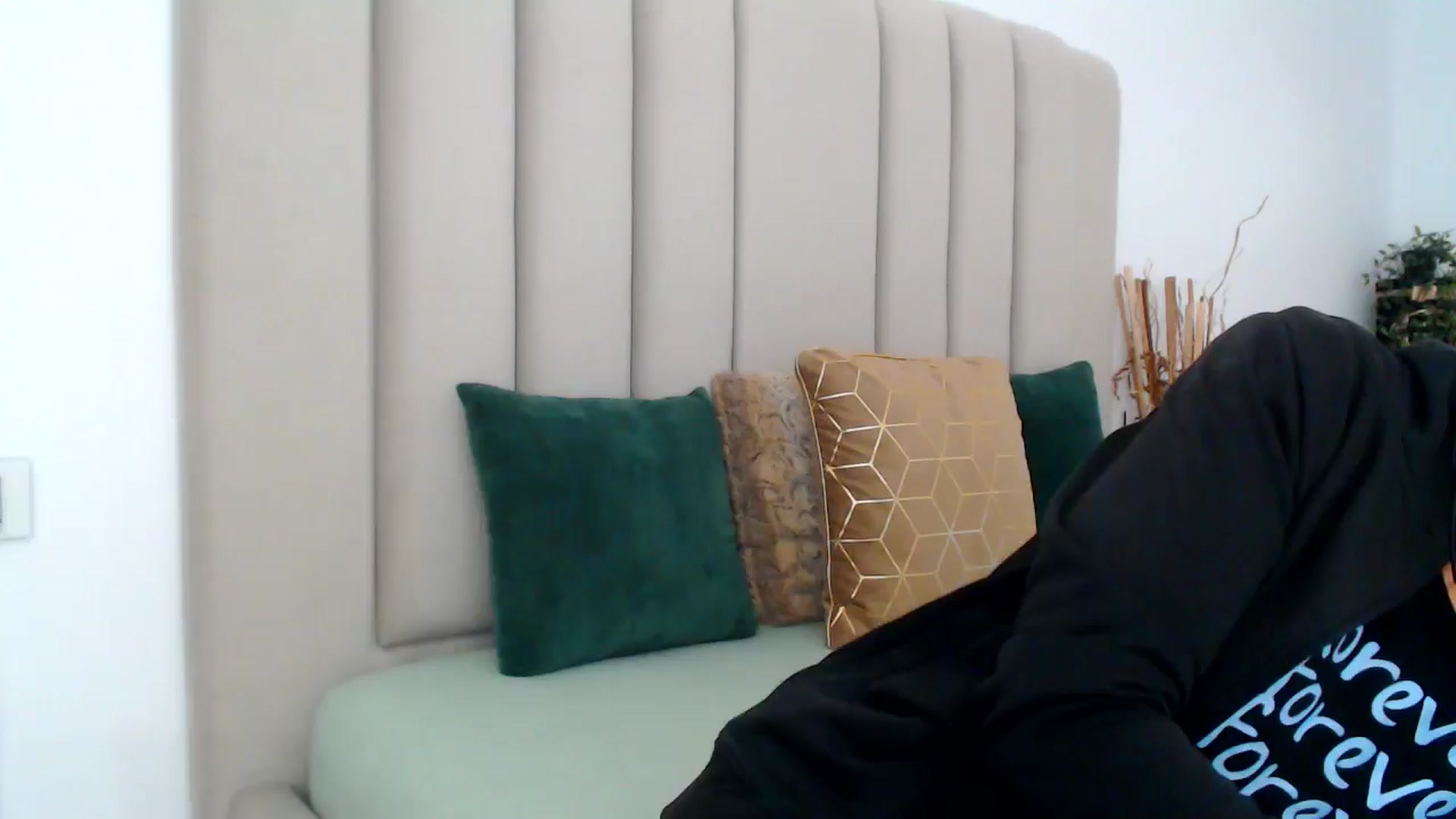 Gallery image thumbnail from Hrystina_'s myfreecams stream on, 11/21/2024, 16:29 image 6 of 20