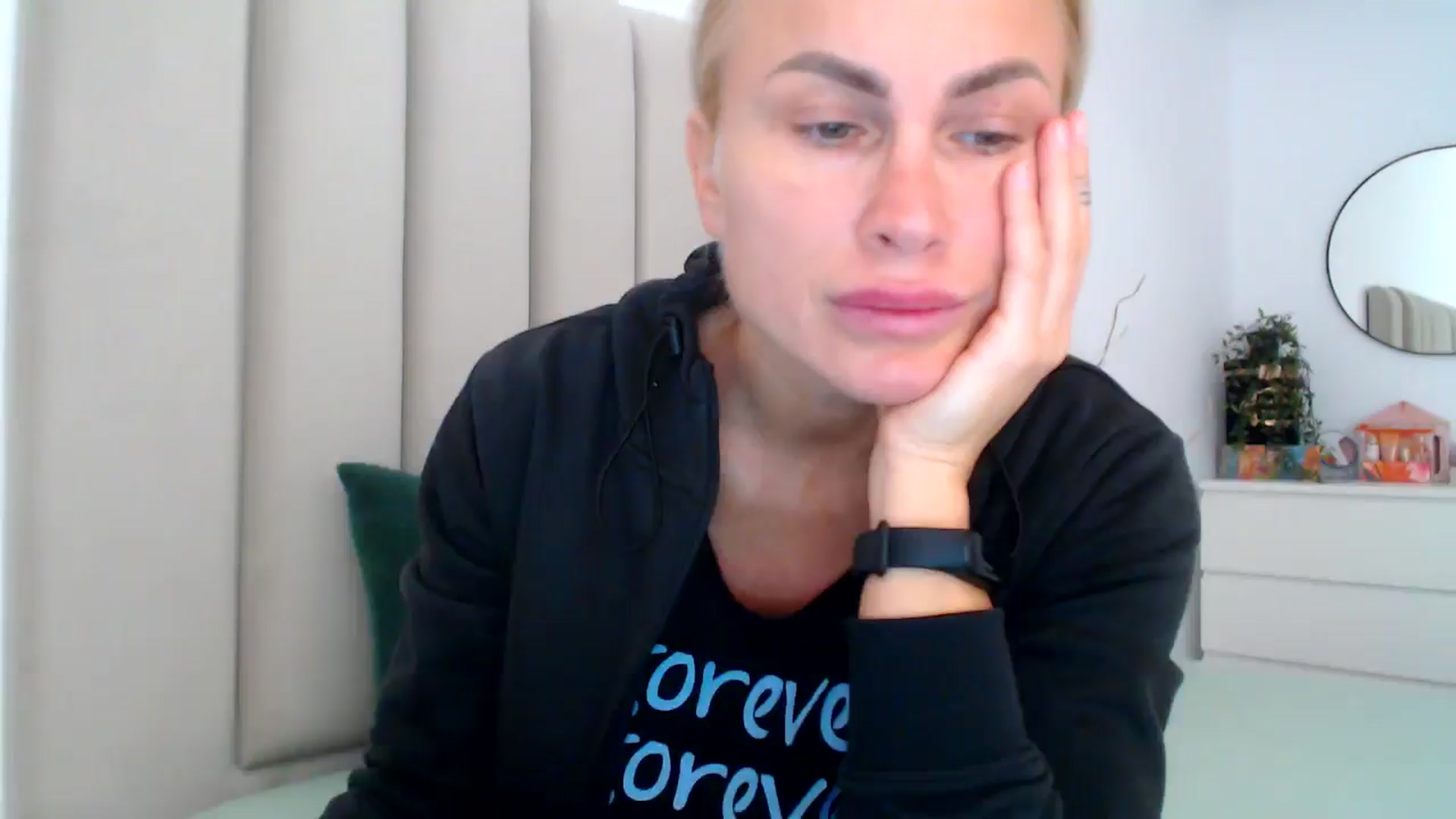 Gallery image thumbnail from Hrystina_'s myfreecams stream on, 11/21/2024, 16:29 image 17 of 20