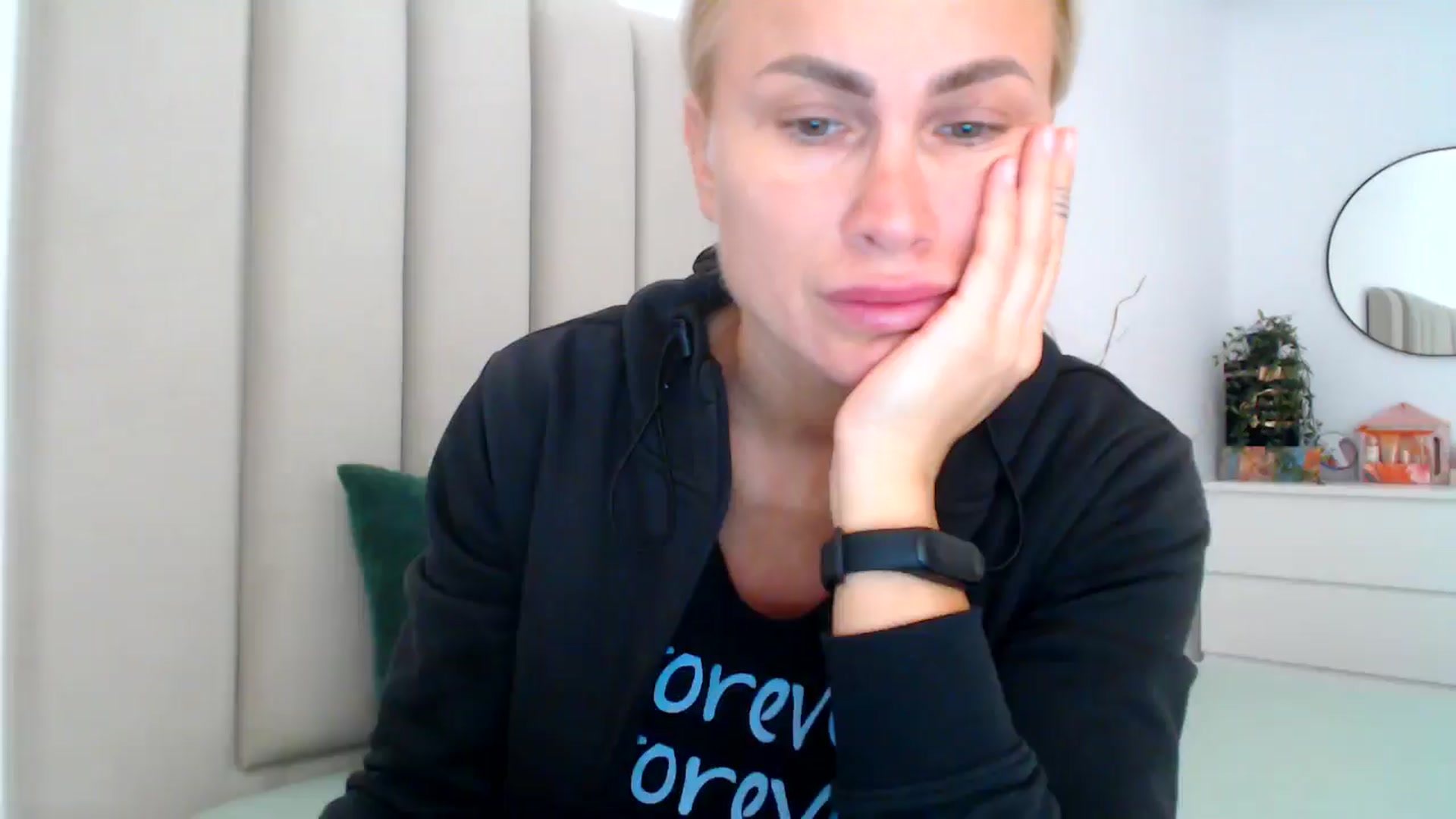 Gallery image thumbnail from Hrystina_'s myfreecams stream on, 11/21/2024, 16:29 image 16 of 20