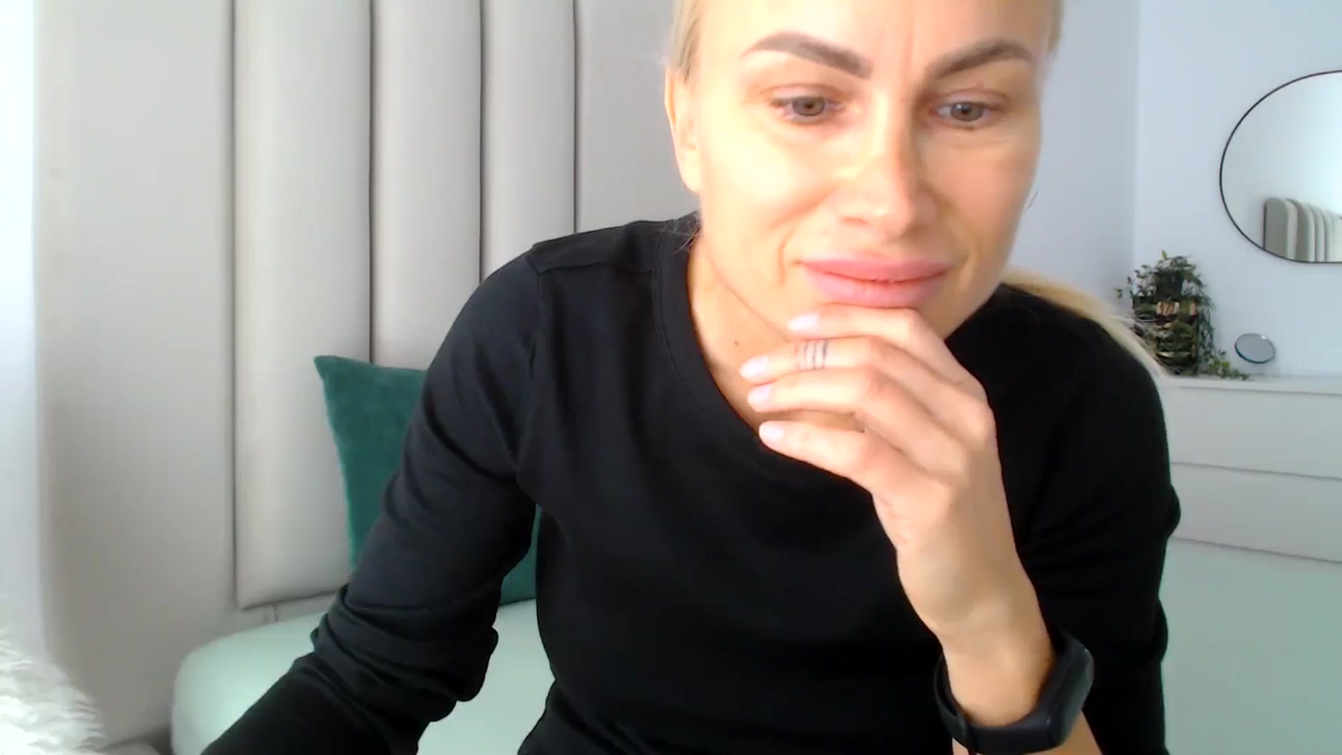 Gallery image thumbnail from Hrystina_'s myfreecams stream on, 11/22/2024, 11:40 image 11 of 20