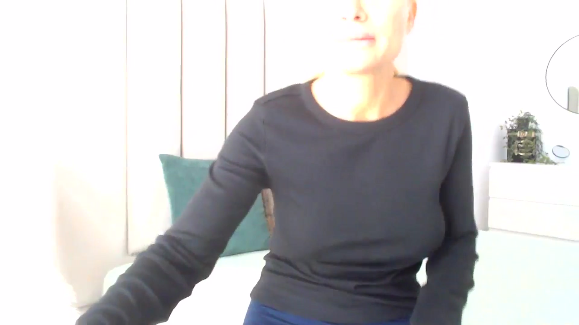 Gallery image thumbnail from Hrystina_'s myfreecams stream on, 11/22/2024, 11:40 image 8 of 20