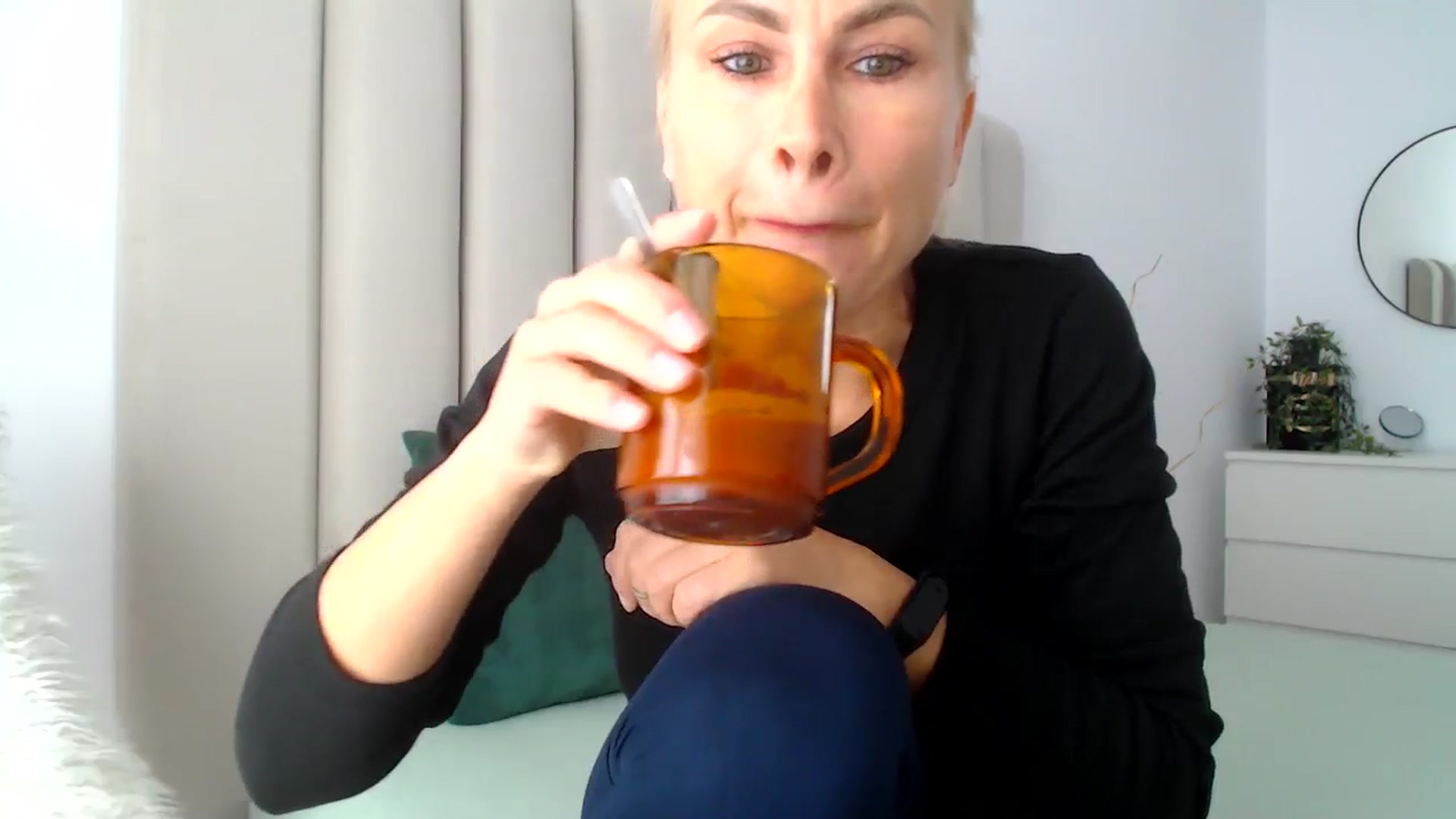 Gallery image thumbnail from Hrystina_'s myfreecams stream on, 11/22/2024, 11:40 image 16 of 20