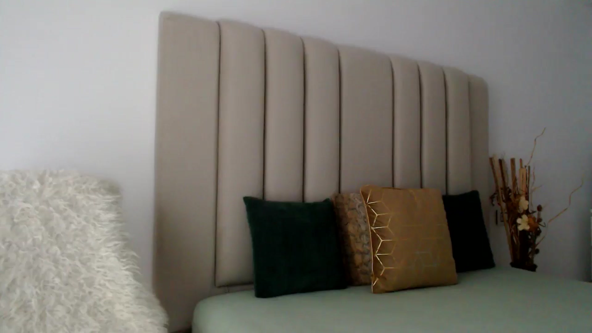 Gallery image thumbnail from Hrystina_'s myfreecams stream on, 11/22/2024, 14:36 image 16 of 20