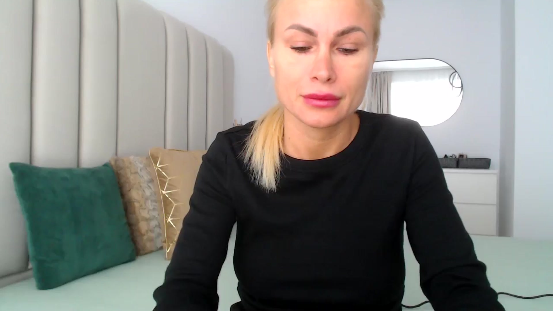 Gallery image thumbnail from Hrystina_'s myfreecams stream on, 11/22/2024, 14:36 image 3 of 20
