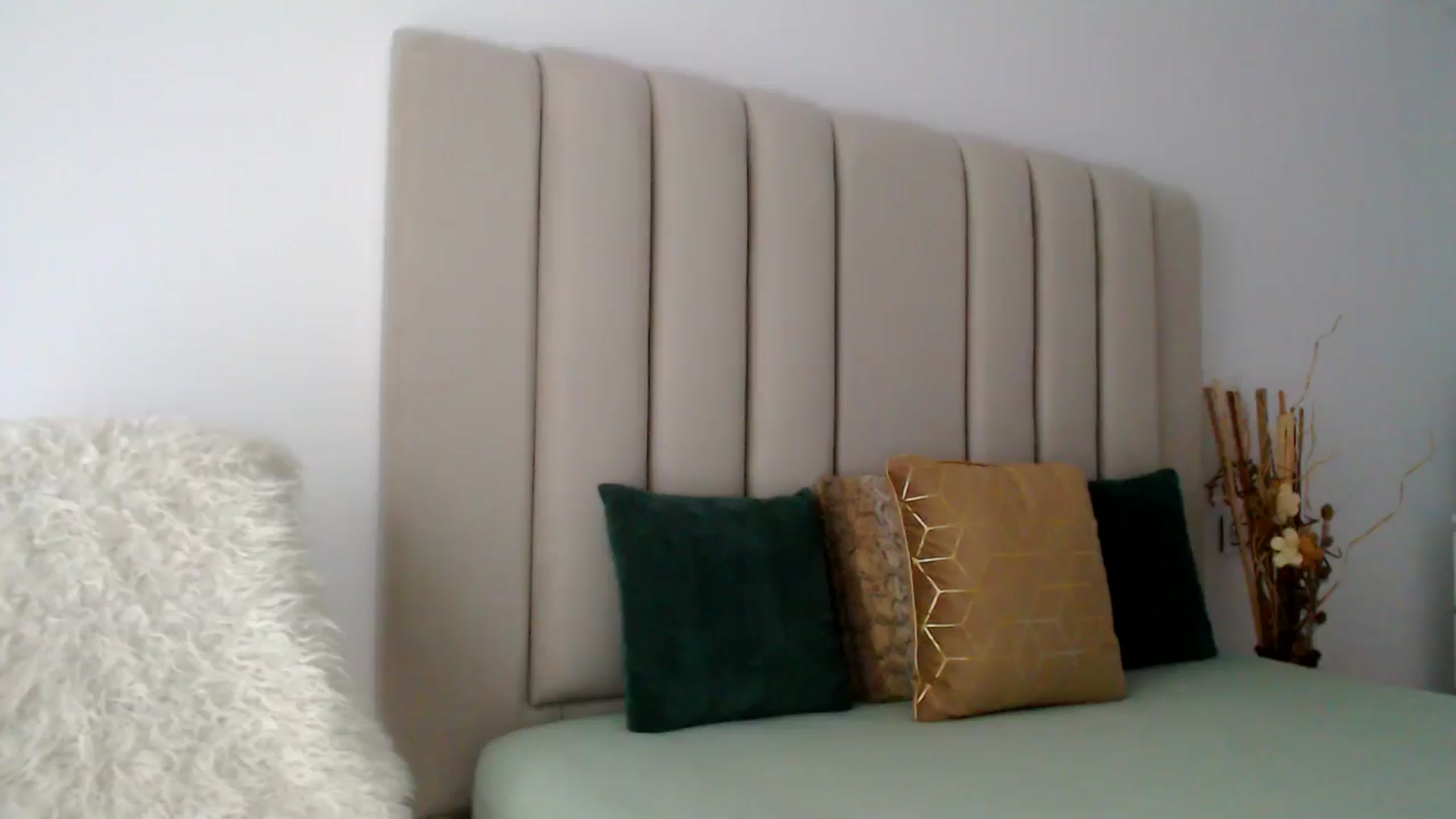 Gallery image thumbnail from Hrystina_'s myfreecams stream on, 11/22/2024, 14:36 image 15 of 20