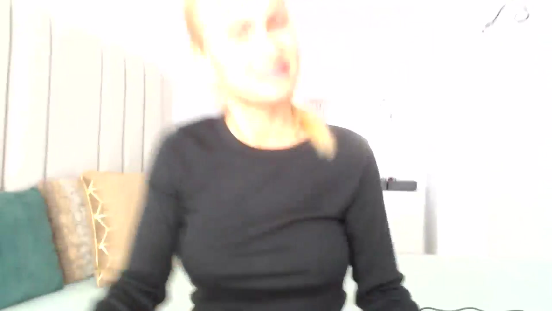 Gallery image thumbnail from Hrystina_'s myfreecams stream on, 11/22/2024, 14:36 image 5 of 20