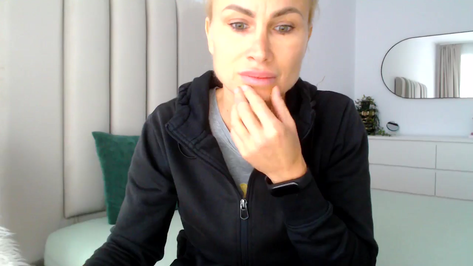Gallery image thumbnail from Hrystina_'s myfreecams stream on, 11/23/2024, 16:19 image 6 of 20
