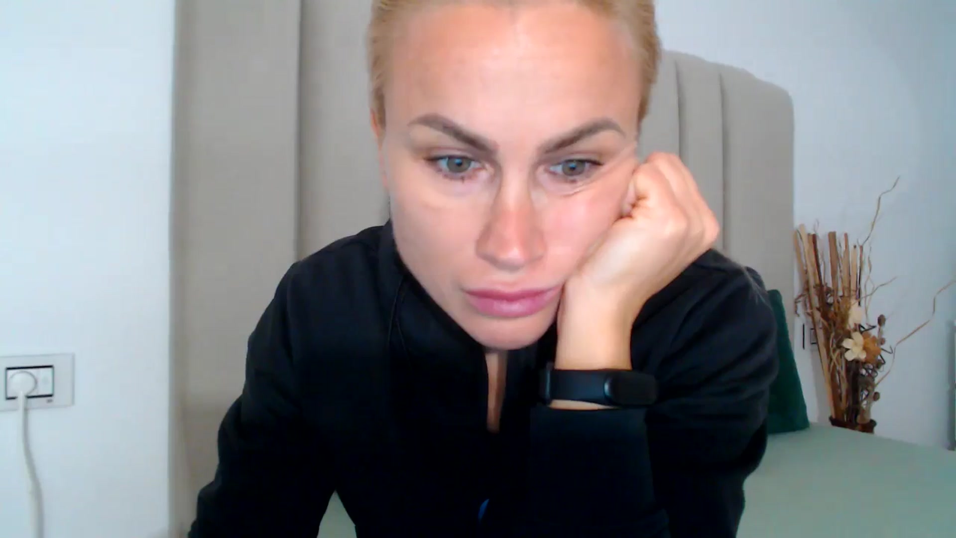 Gallery image thumbnail from Hrystina_'s myfreecams stream on, 11/25/2024, 16:41 image 15 of 20