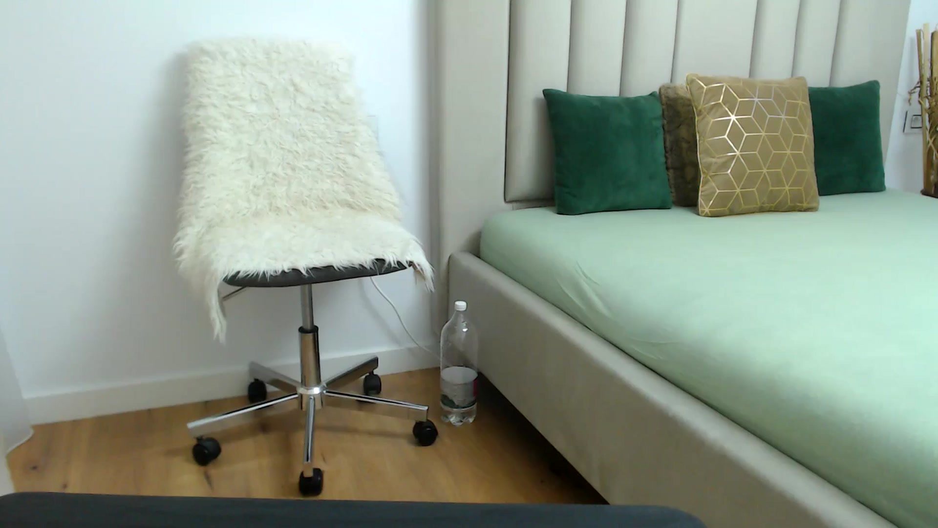 Gallery image thumbnail from Hrystina_'s myfreecams stream on, 11/26/2024, 16:13 image 18 of 20