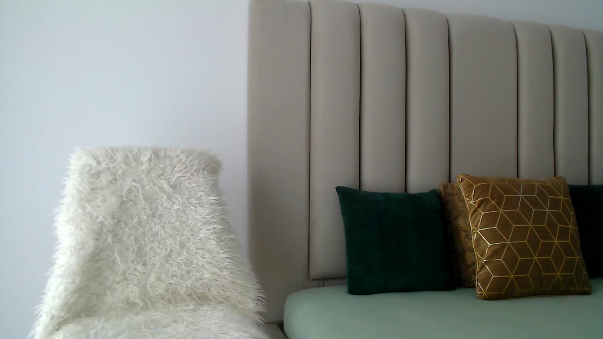 Gallery image thumbnail from Hrystina_'s myfreecams stream on, 11/27/2024, 12:11 image 17 of 20