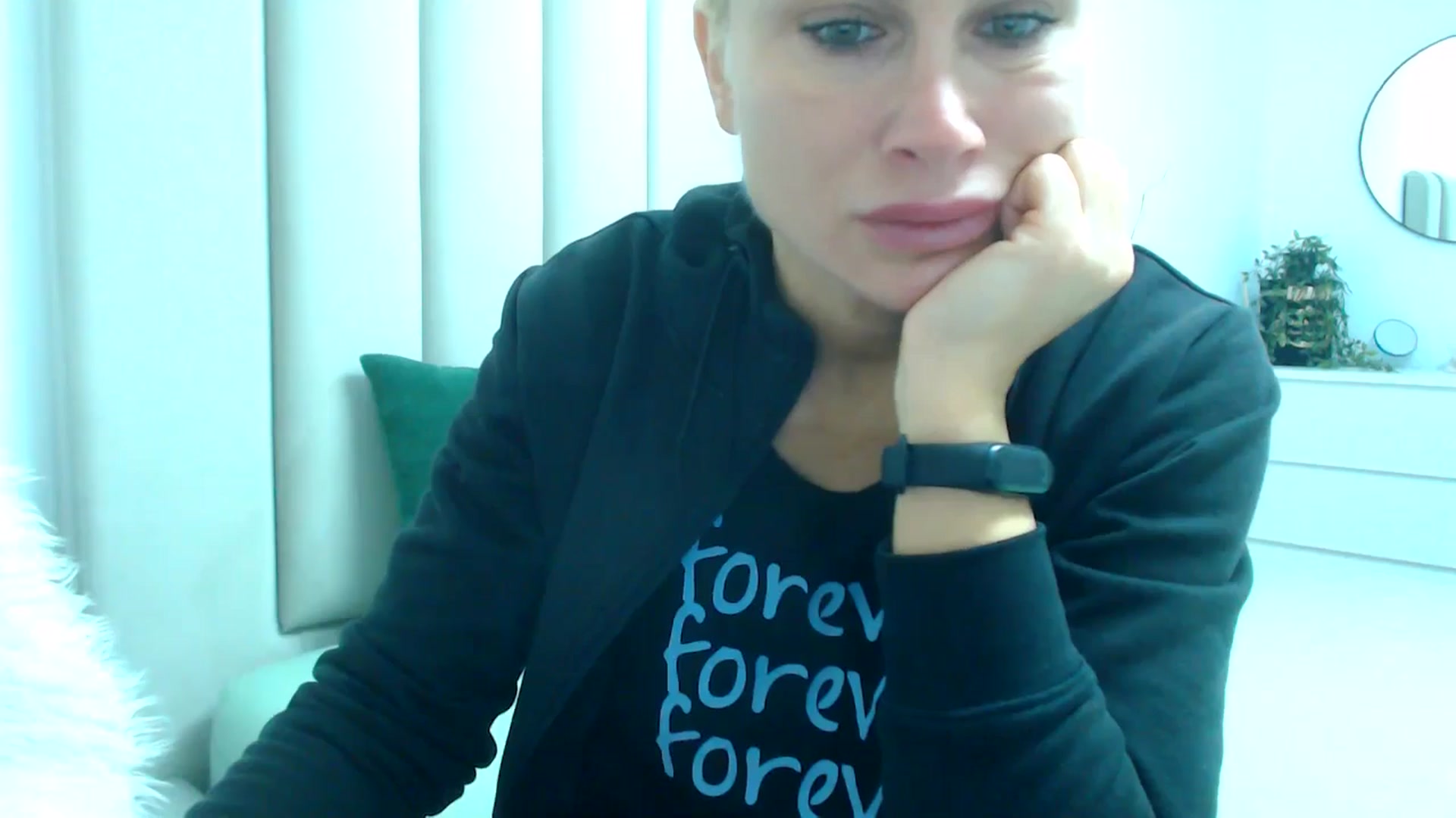 Gallery image thumbnail from Hrystina_'s myfreecams stream on, 11/27/2024, 15:12 image 19 of 20