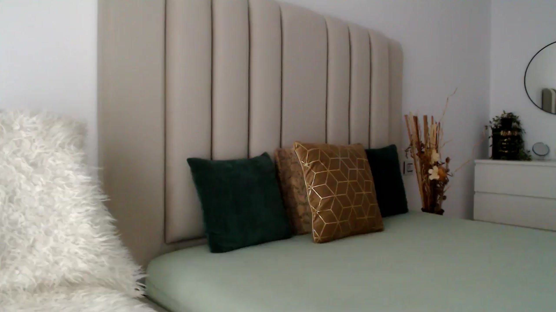 Gallery image thumbnail from Hrystina_'s myfreecams stream on, 11/29/2024, 15:04 image 10 of 20