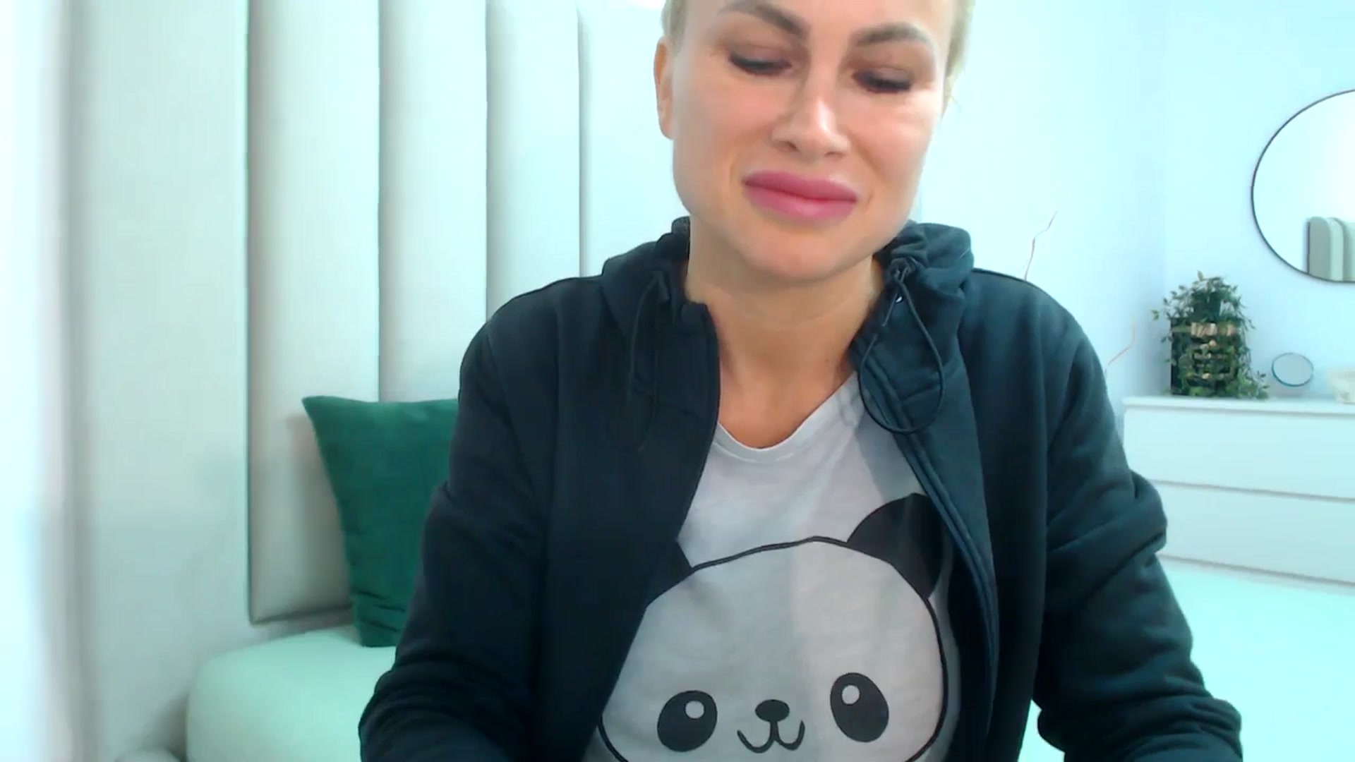 Gallery image thumbnail from Hrystina_'s myfreecams stream on, 11/29/2024, 16:03 image 19 of 20