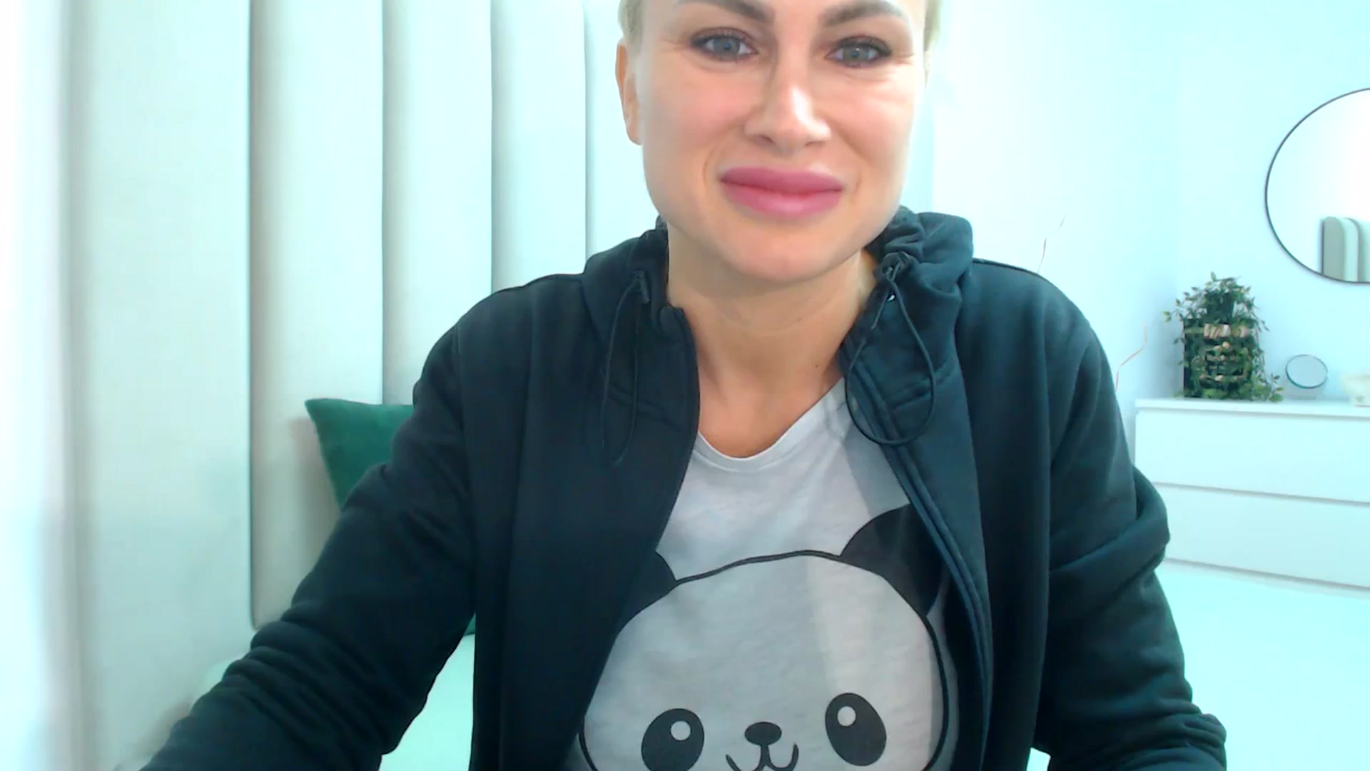 Gallery image thumbnail from Hrystina_'s myfreecams stream on, 11/29/2024, 16:03 image 17 of 20