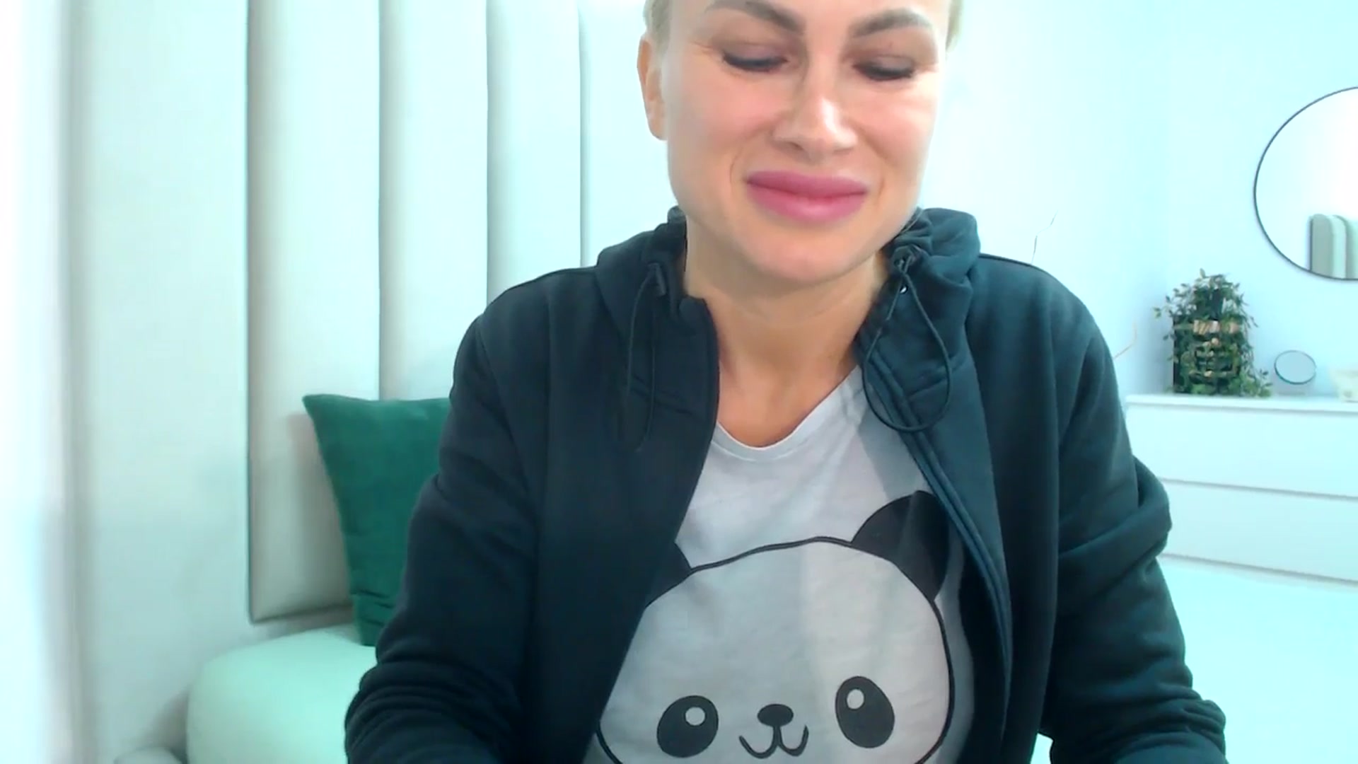 Gallery image thumbnail from Hrystina_'s myfreecams stream on, 11/29/2024, 16:03 image 16 of 20
