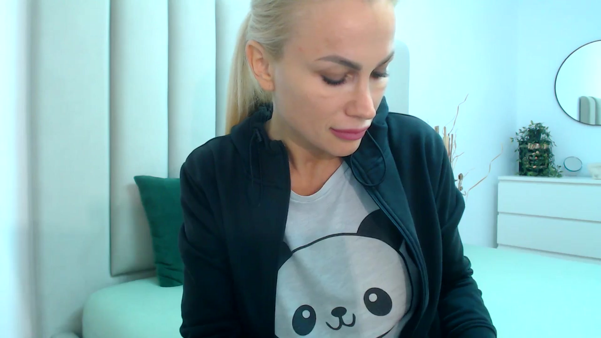 Gallery image thumbnail from Hrystina_'s myfreecams stream on, 11/29/2024, 16:03 image 14 of 20
