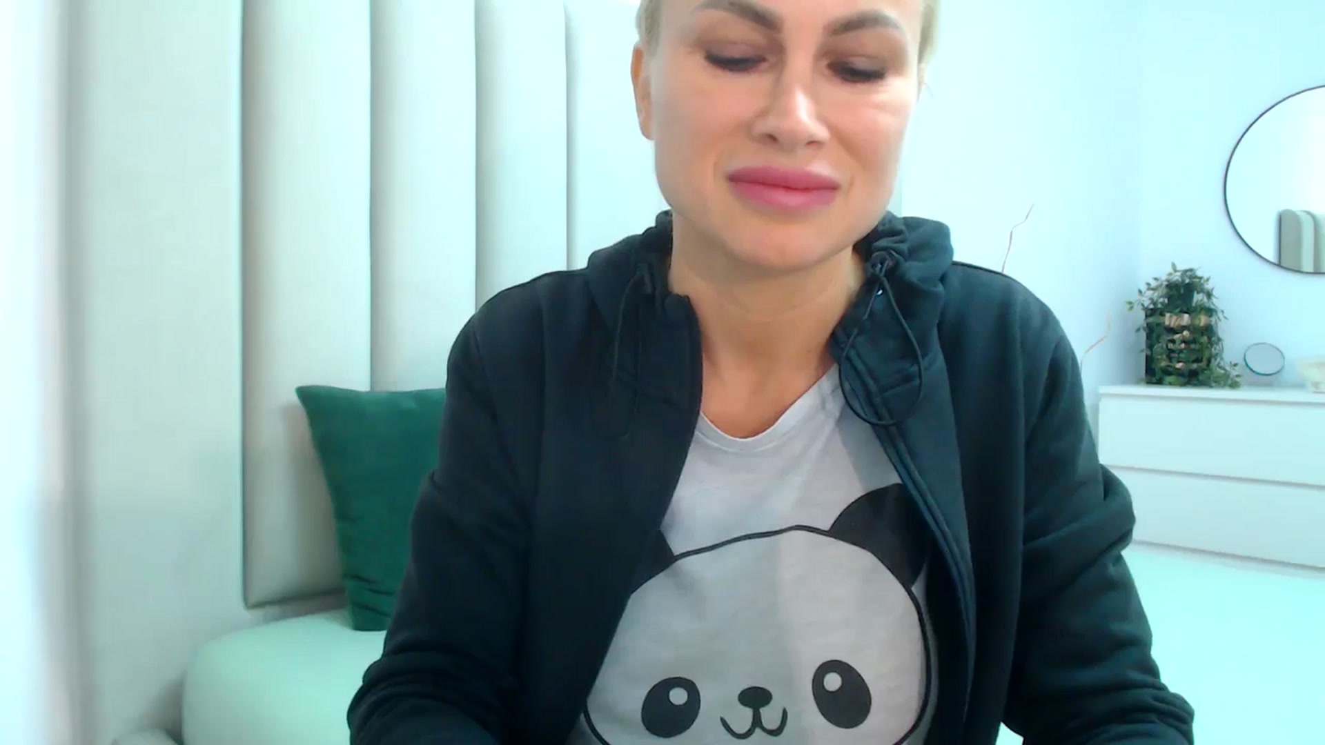 Gallery image thumbnail from Hrystina_'s myfreecams stream on, 11/29/2024, 16:03 image 20 of 20