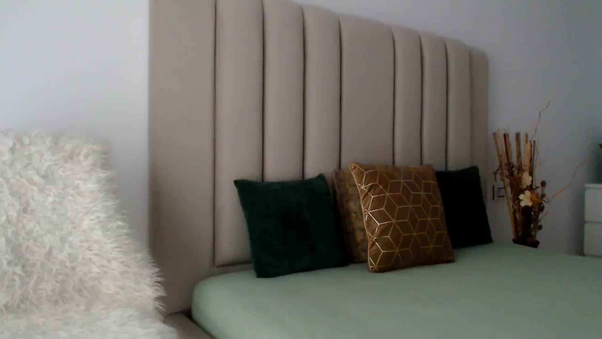 Gallery image thumbnail from Hrystina_'s myfreecams stream on, 11/30/2024, 15:17 image 10 of 20
