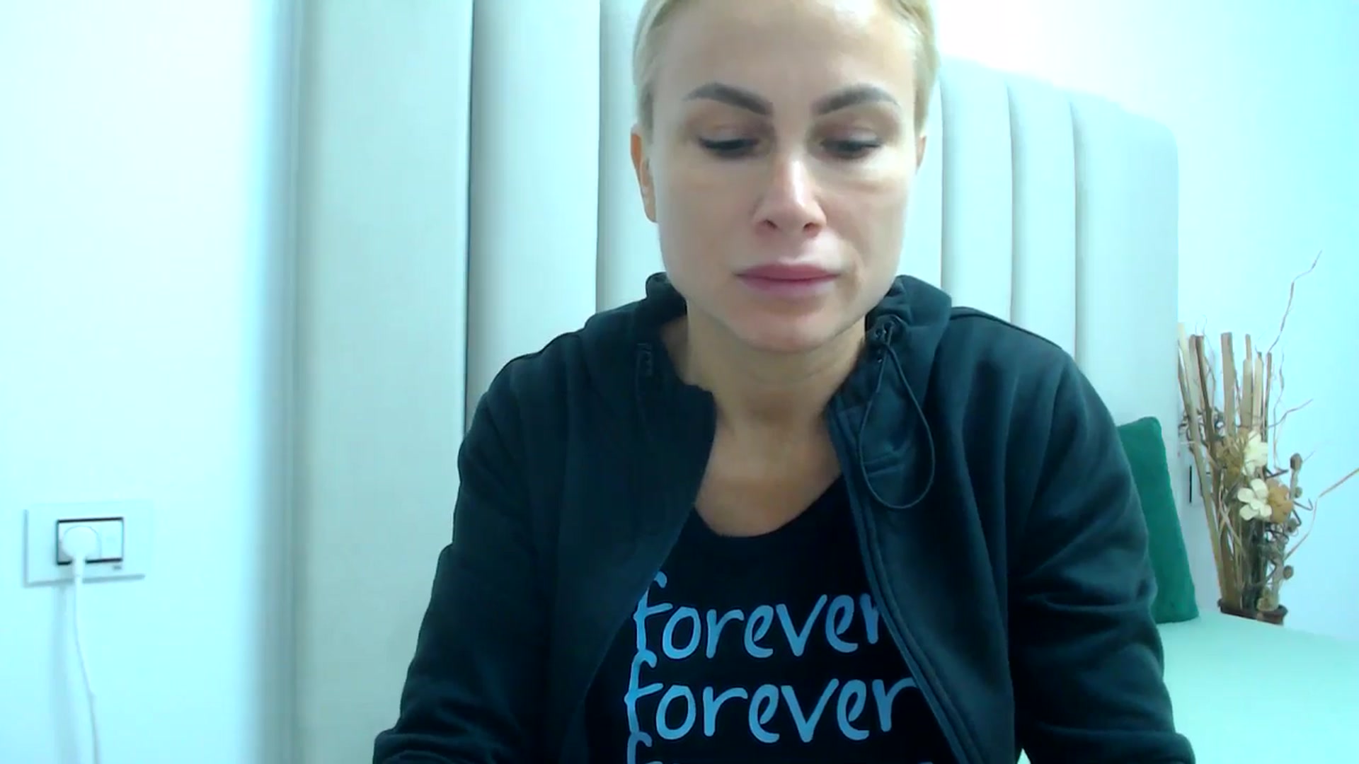 Gallery image thumbnail from Hrystina_'s myfreecams stream on, 12/02/2024, 16:02 image 19 of 20