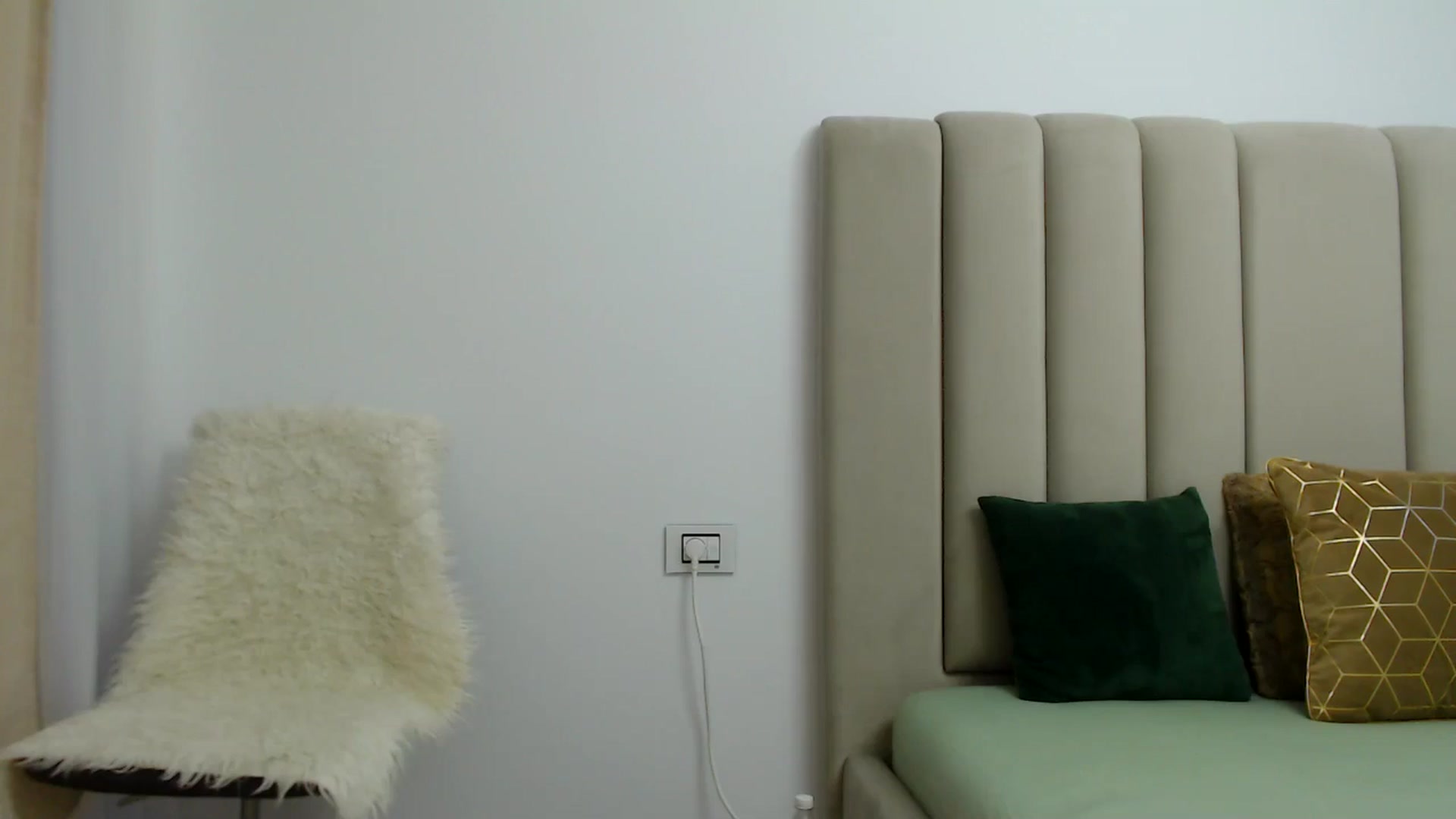 Gallery image thumbnail from Hrystina_'s myfreecams stream on, 12/02/2024, 16:02 image 12 of 20