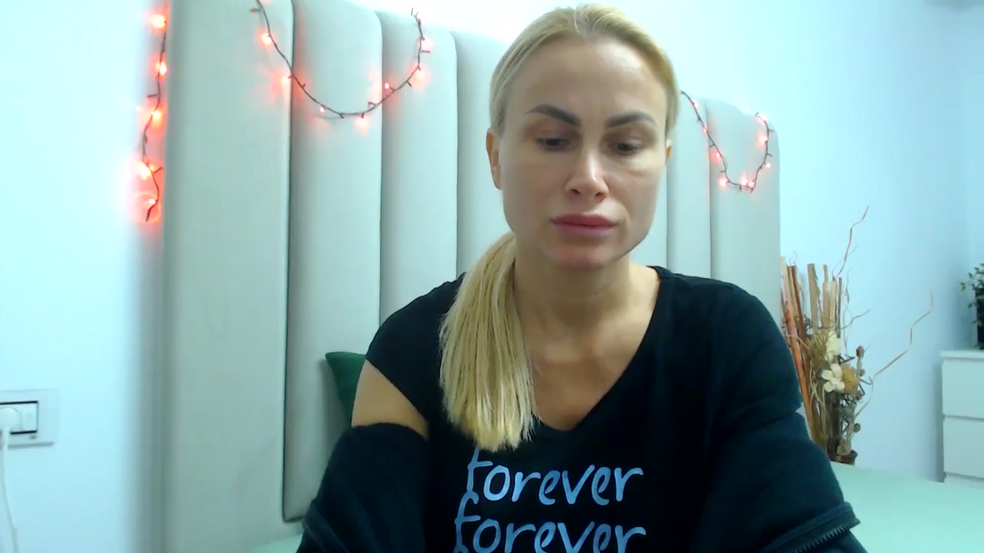 Gallery image thumbnail from Hrystina_'s myfreecams stream on, 12/03/2024, 16:08 image 16 of 20