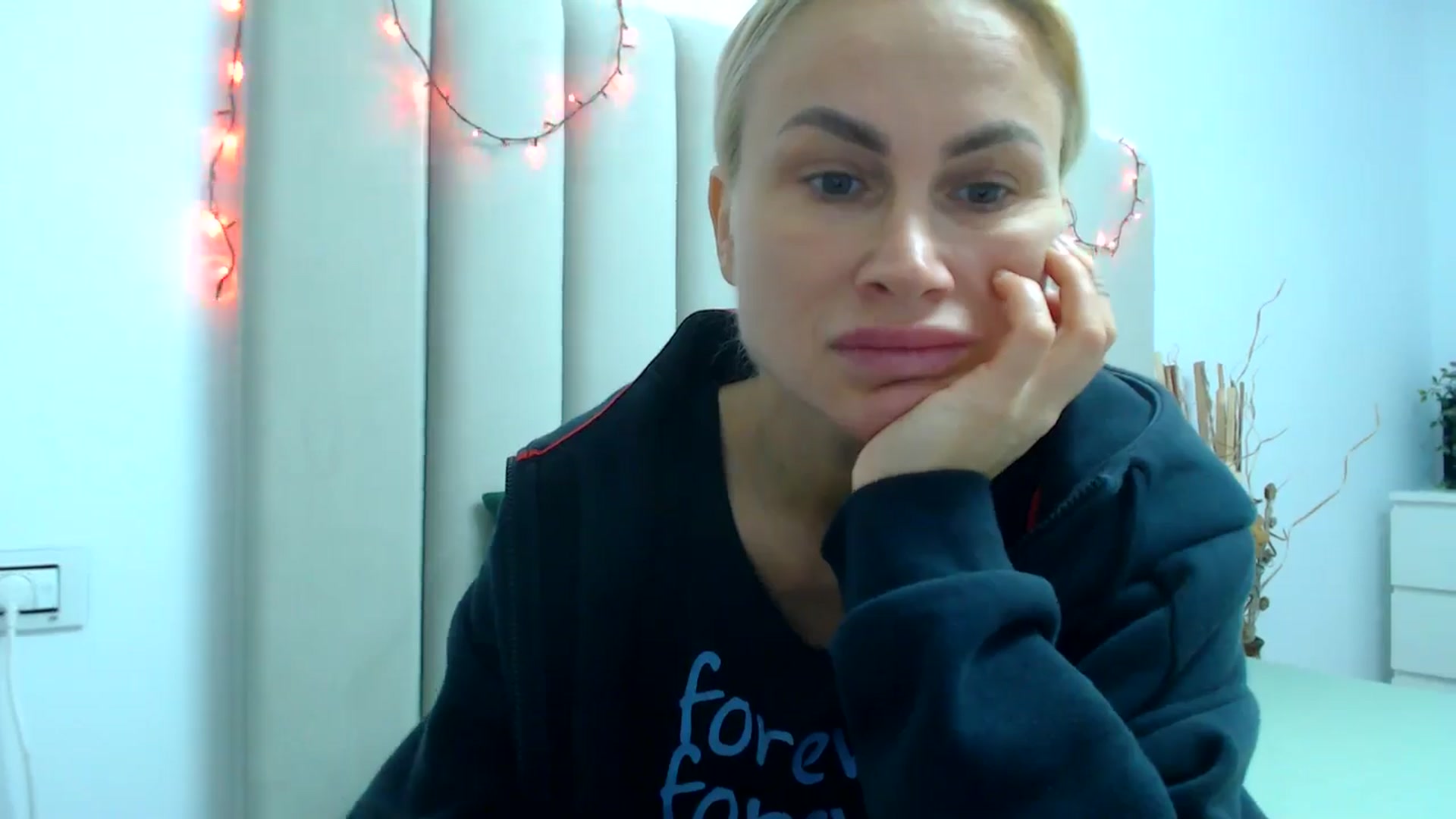 Gallery image thumbnail from Hrystina_'s myfreecams stream on, 12/03/2024, 16:08 image 17 of 20