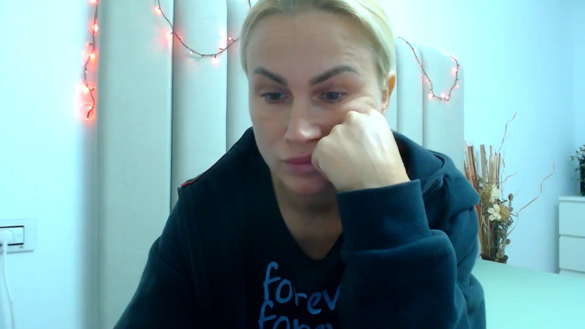 Gallery image thumbnail from Hrystina_'s myfreecams stream on, 12/03/2024, 16:08 image 18 of 20