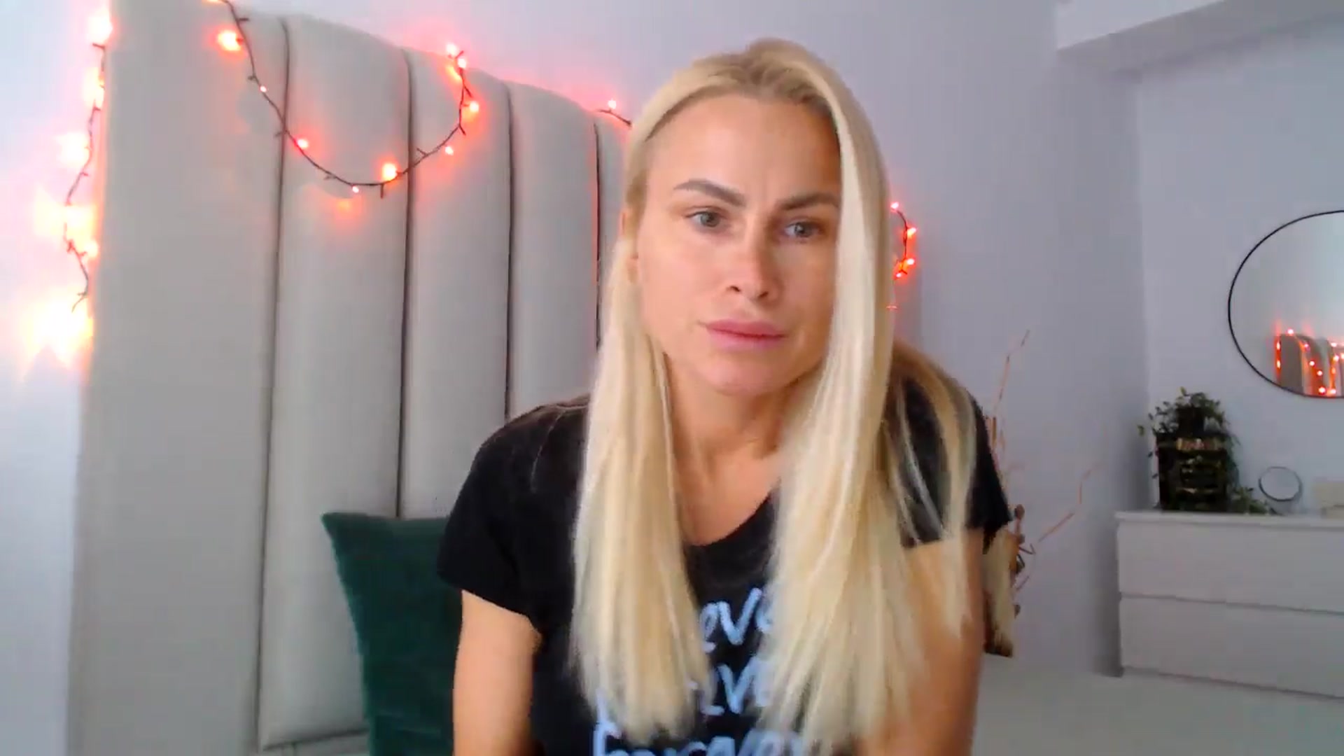 Gallery image thumbnail from Hrystina_'s myfreecams stream on, 12/03/2024, 16:08 image 5 of 20