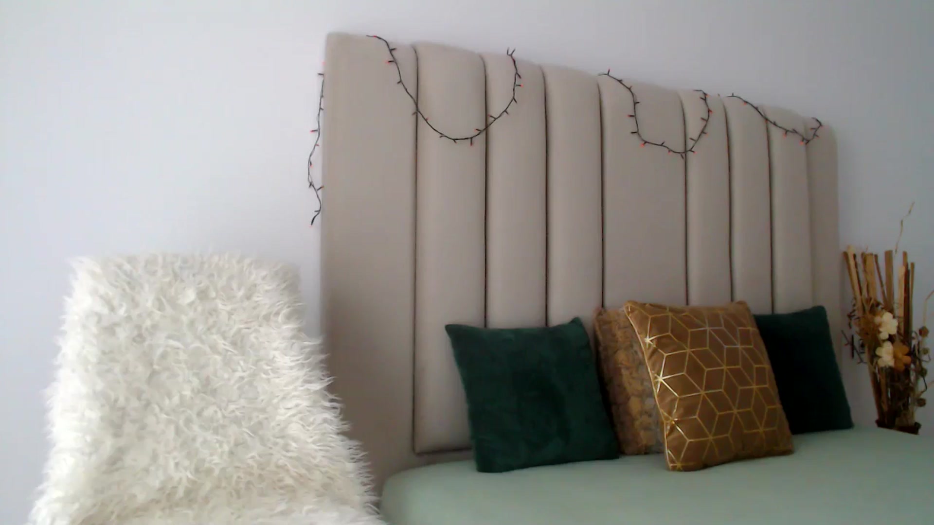 Gallery image thumbnail from Hrystina_'s myfreecams stream on, 12/05/2024, 15:05 image 10 of 20