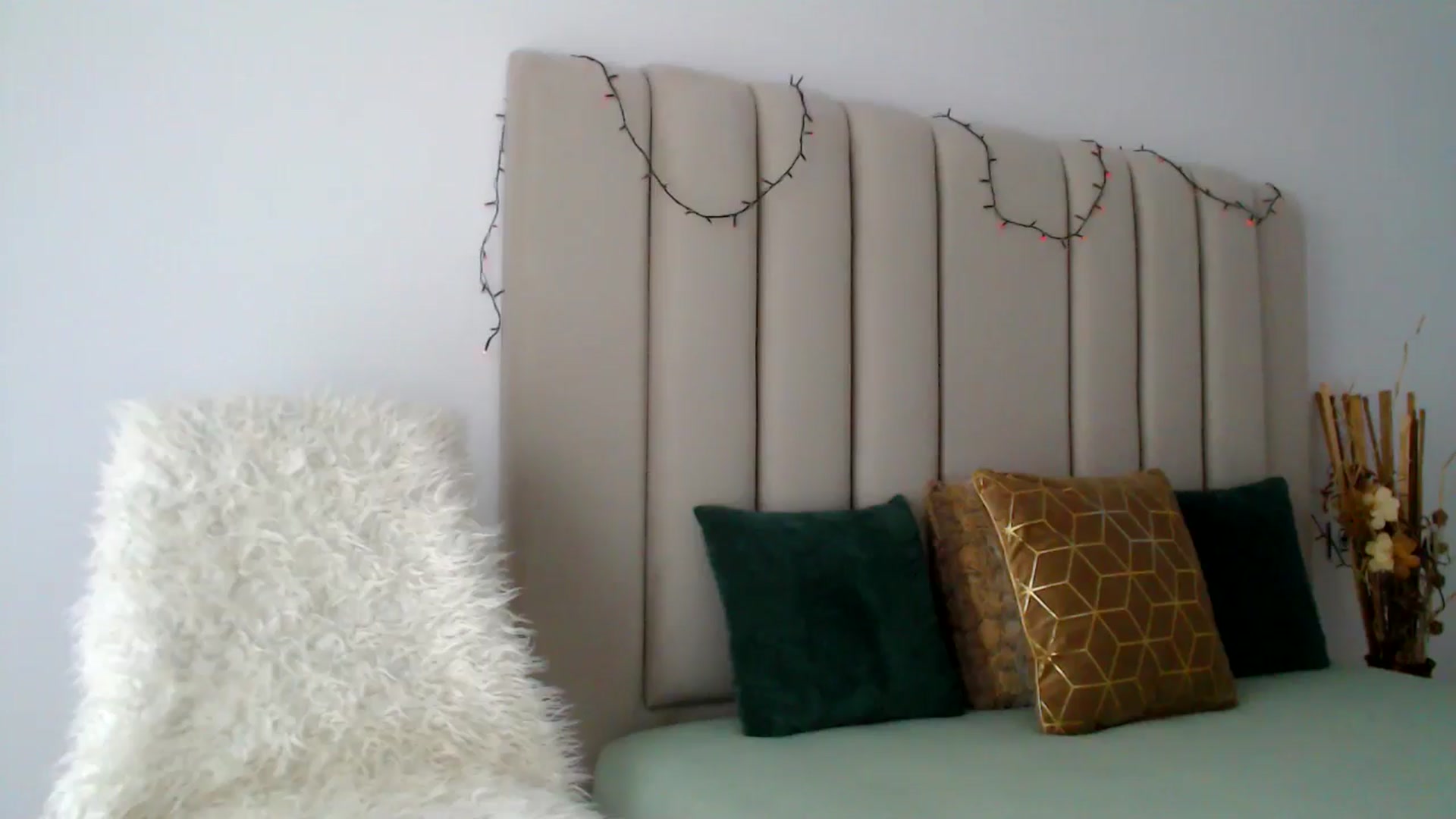 Gallery image thumbnail from Hrystina_'s myfreecams stream on, 12/05/2024, 15:05 image 14 of 20
