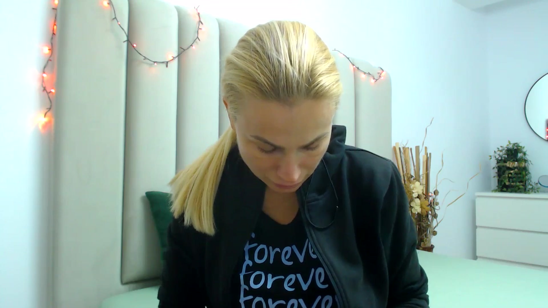 Gallery image thumbnail from Hrystina_'s myfreecams stream on, 12/05/2024, 15:05 image 20 of 20