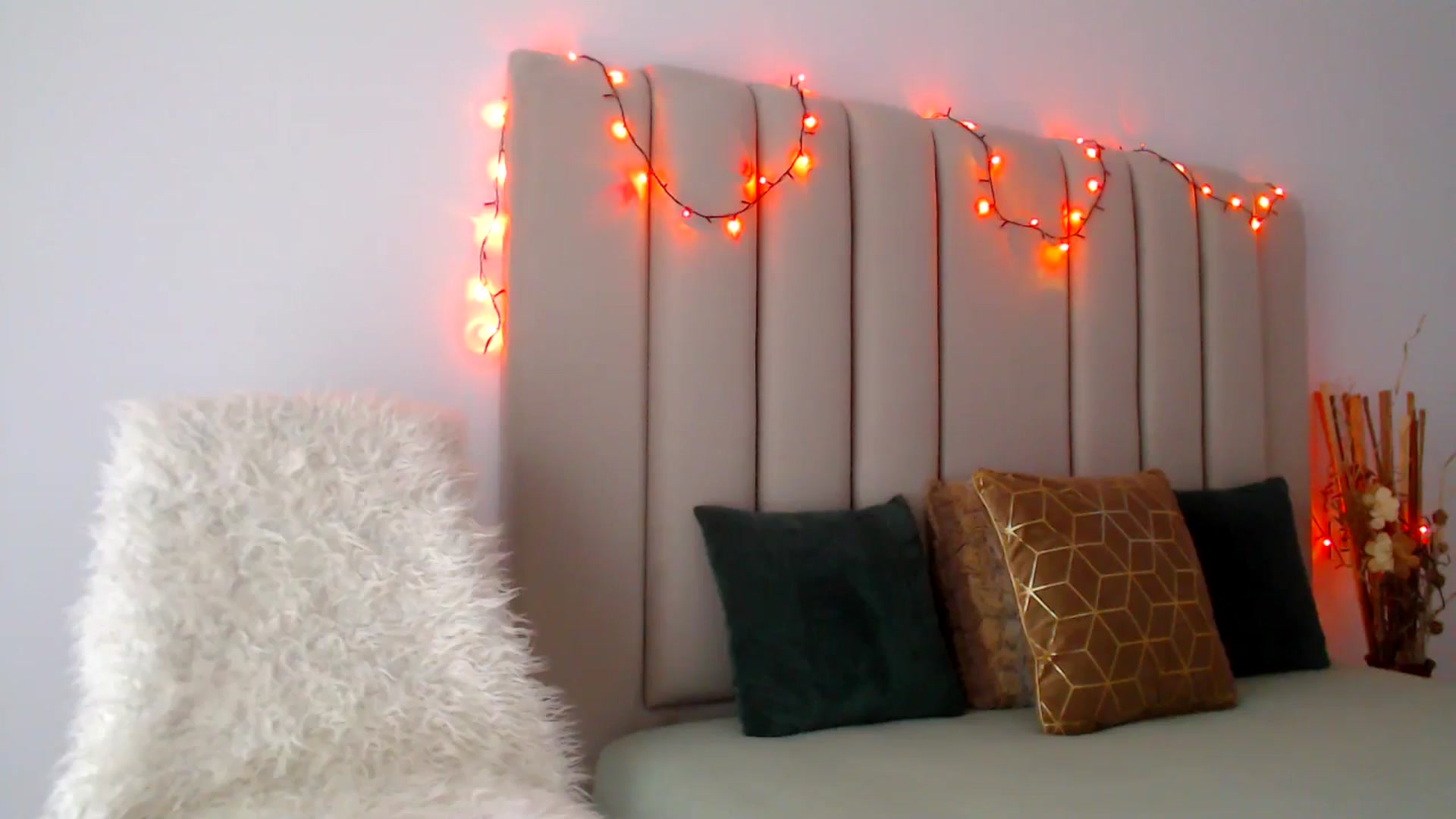 Gallery image thumbnail from Hrystina_'s myfreecams stream on, 12/05/2024, 15:05 image 12 of 20