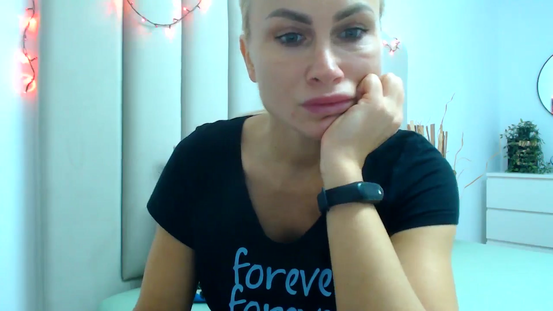 Gallery image thumbnail from Hrystina_'s myfreecams stream on, 12/06/2024, 15:56 image 16 of 20